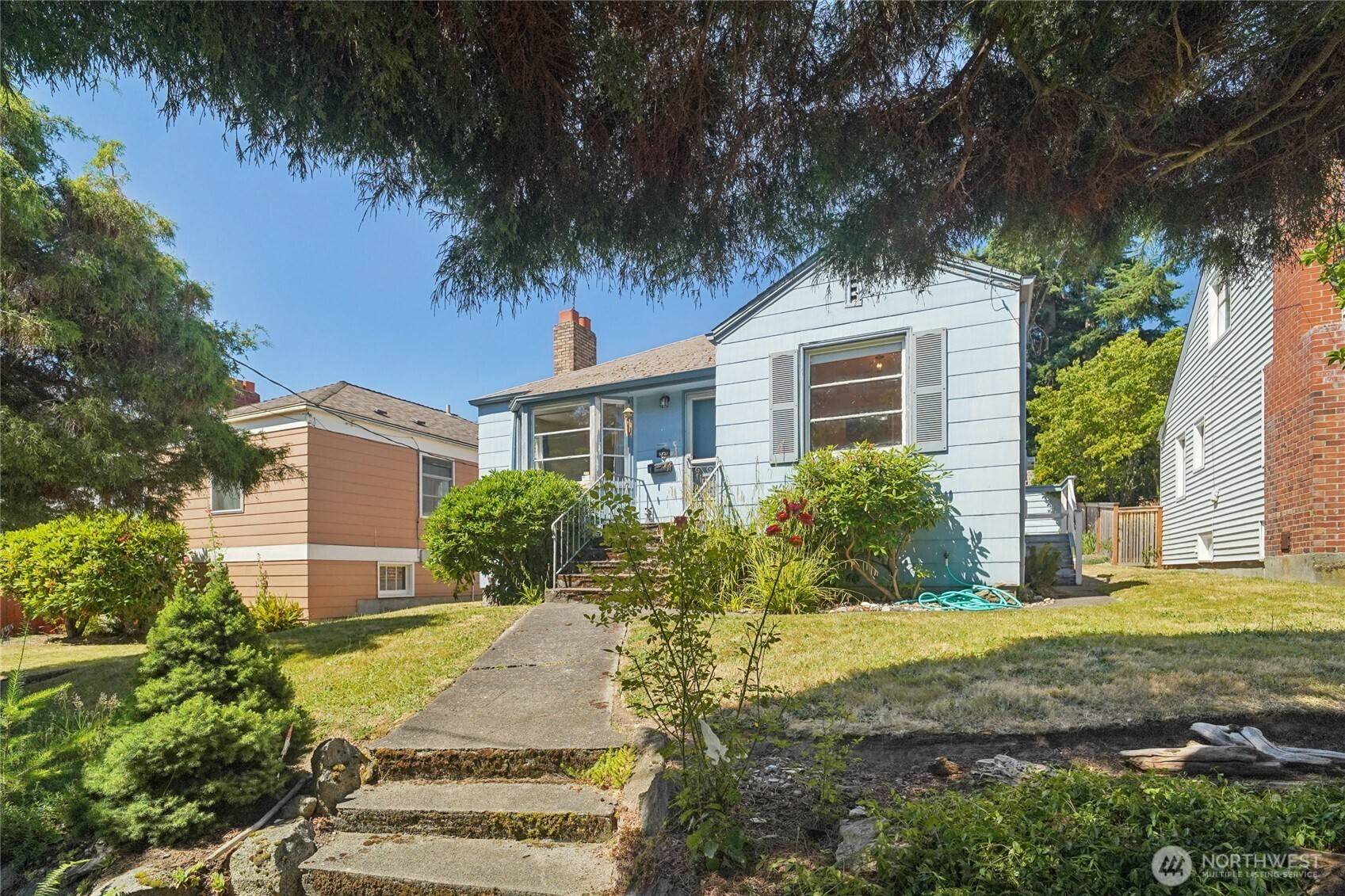 Seattle, WA 98105,5037 36th AVE NE