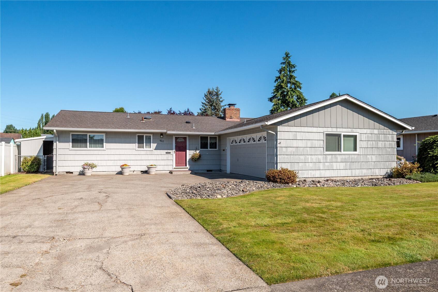 Longview, WA 98632,1617 Susan AVE