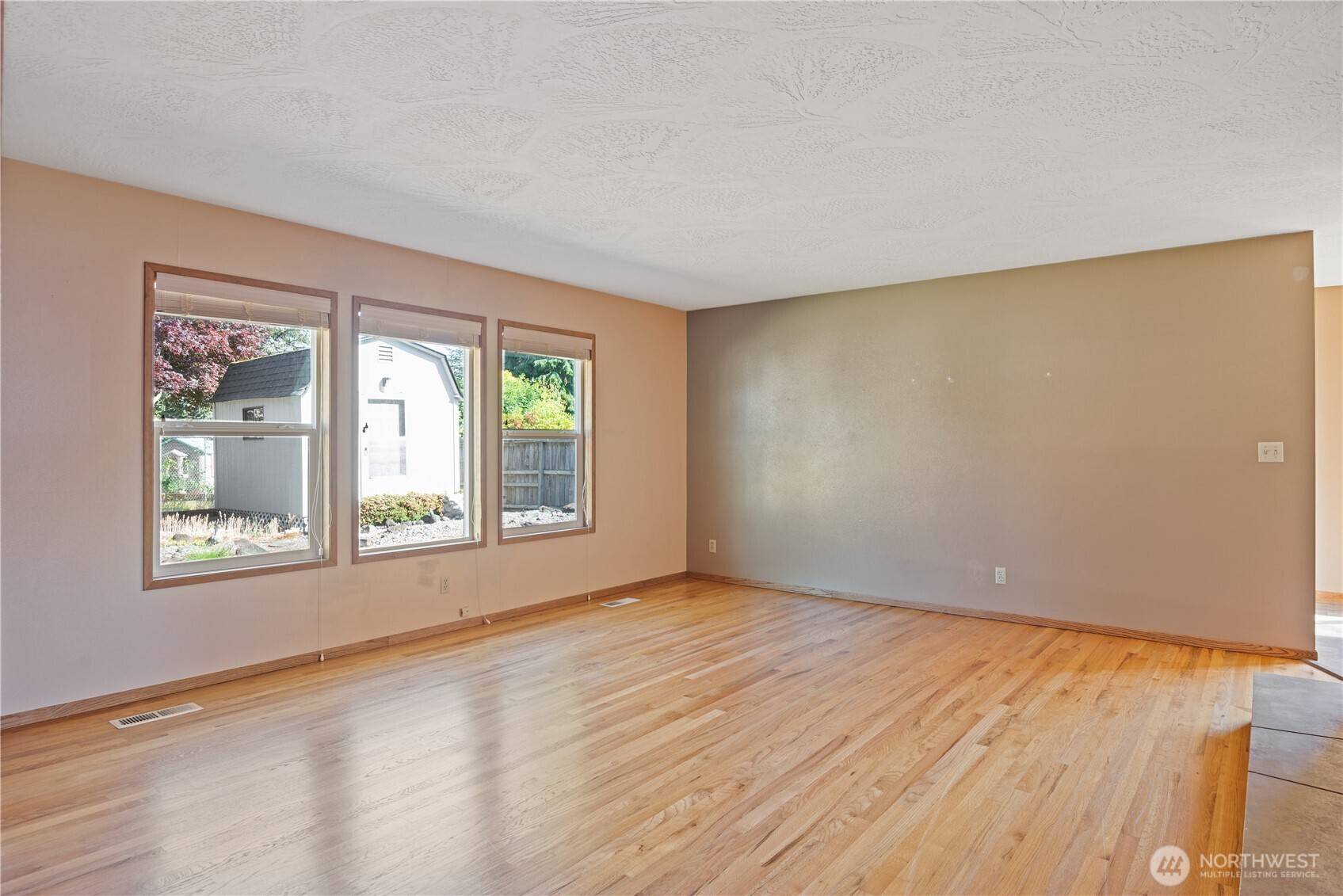 Longview, WA 98632,1617 Susan AVE