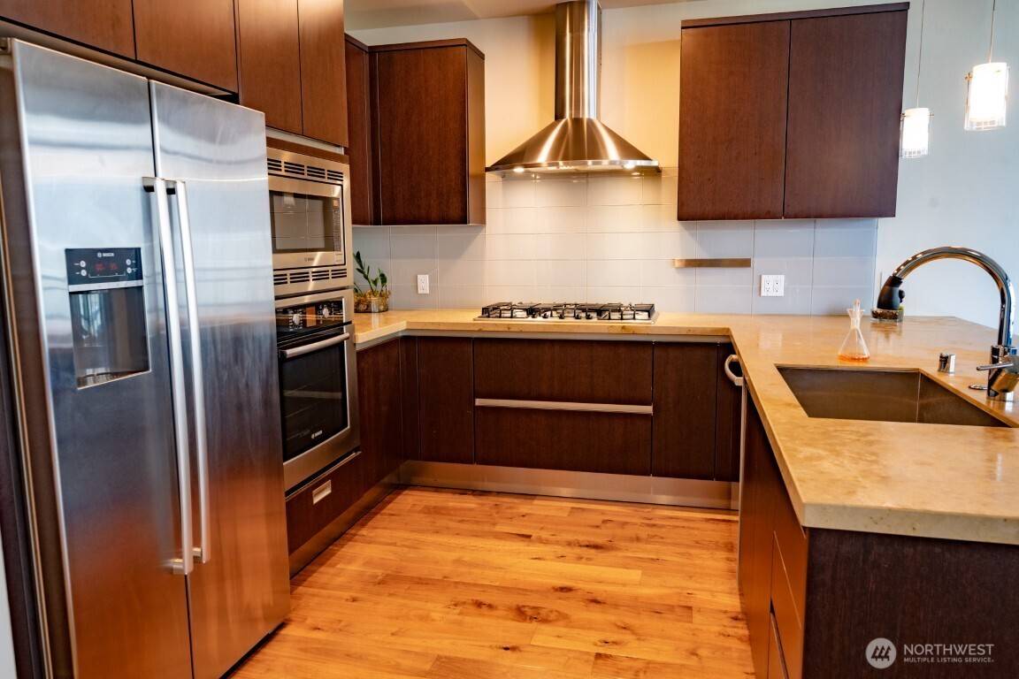 Bellevue, WA 98004,10000 Main ST #503