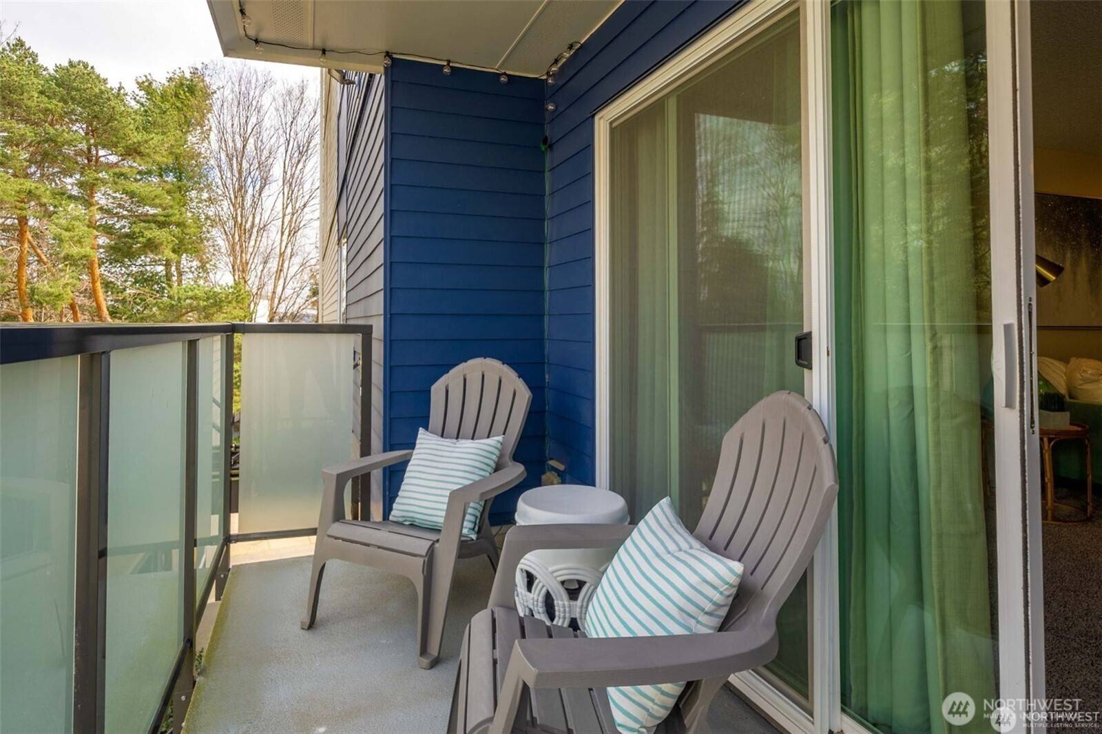 Seattle, WA 98199,3711 26th PL W #201
