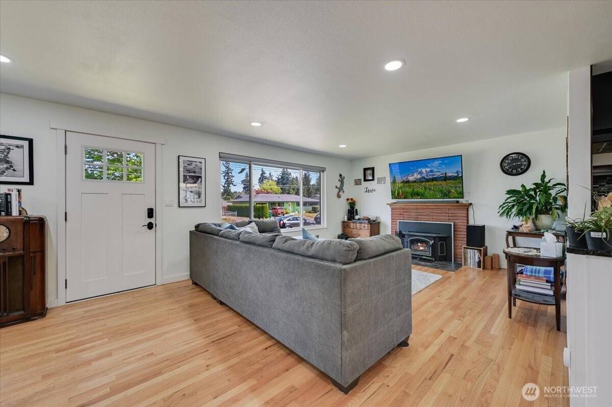 Mount Vernon, WA 98273,701 Mountain View DR