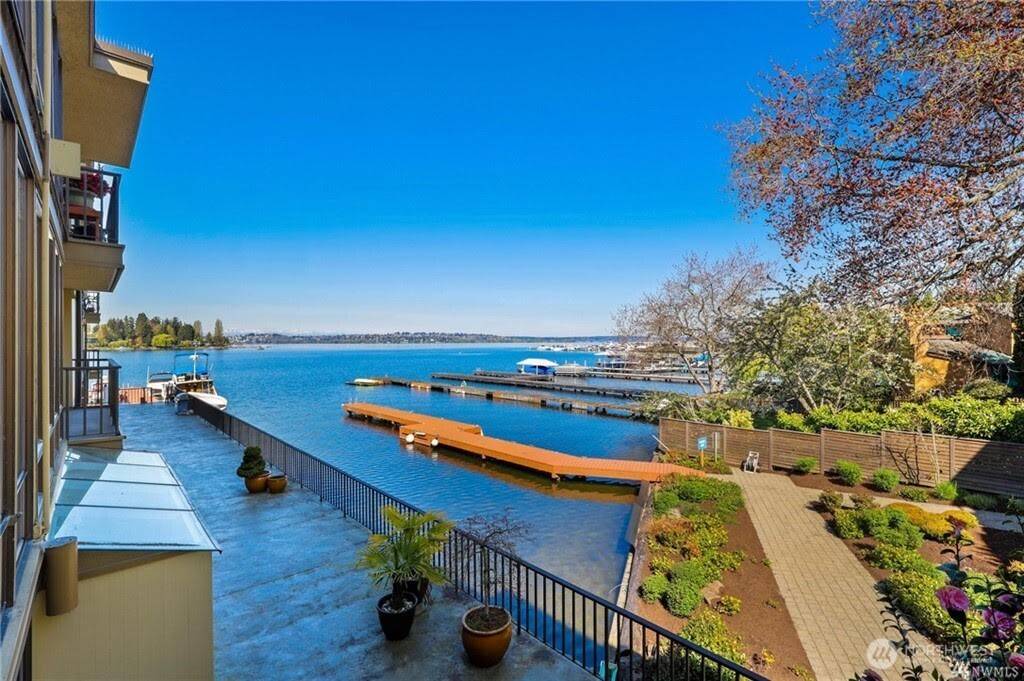 Kirkland, WA 98033,4561 Lake Washington BLVD NE #203