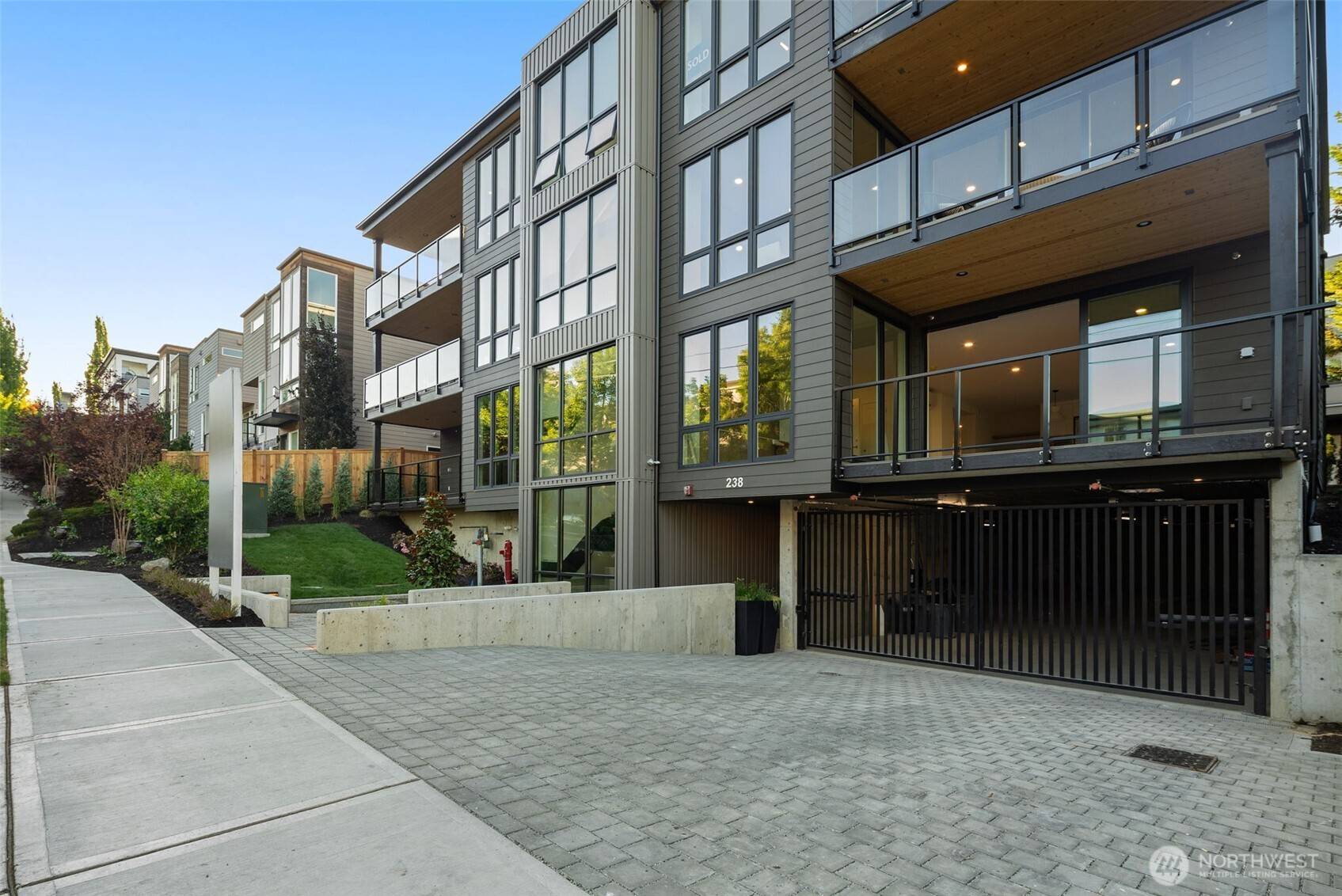 Kirkland, WA 98033,238 4th AVE #300