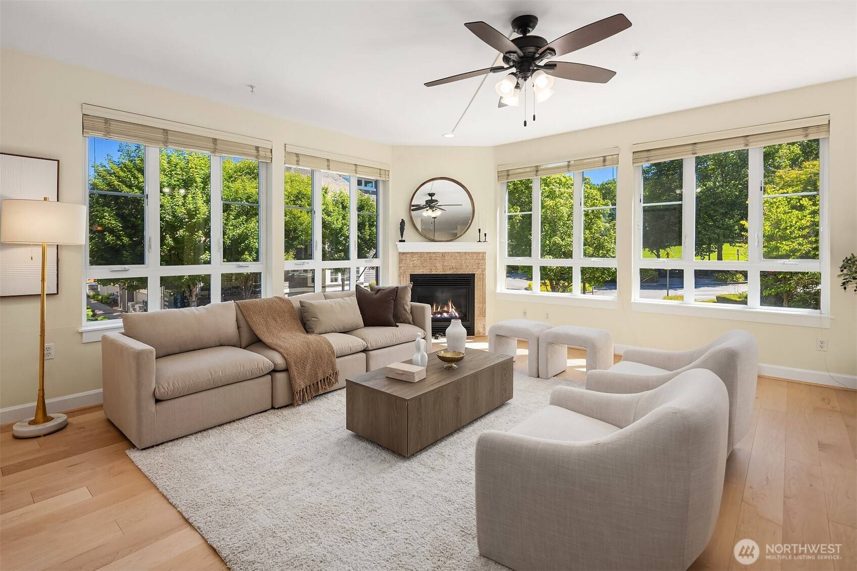 Issaquah, WA 98029,1840 25th AVE NE #210