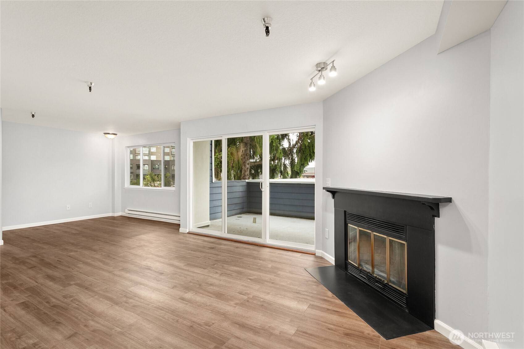 Renton, WA 98056,1100 Ave NE Harrington AVE NE #211