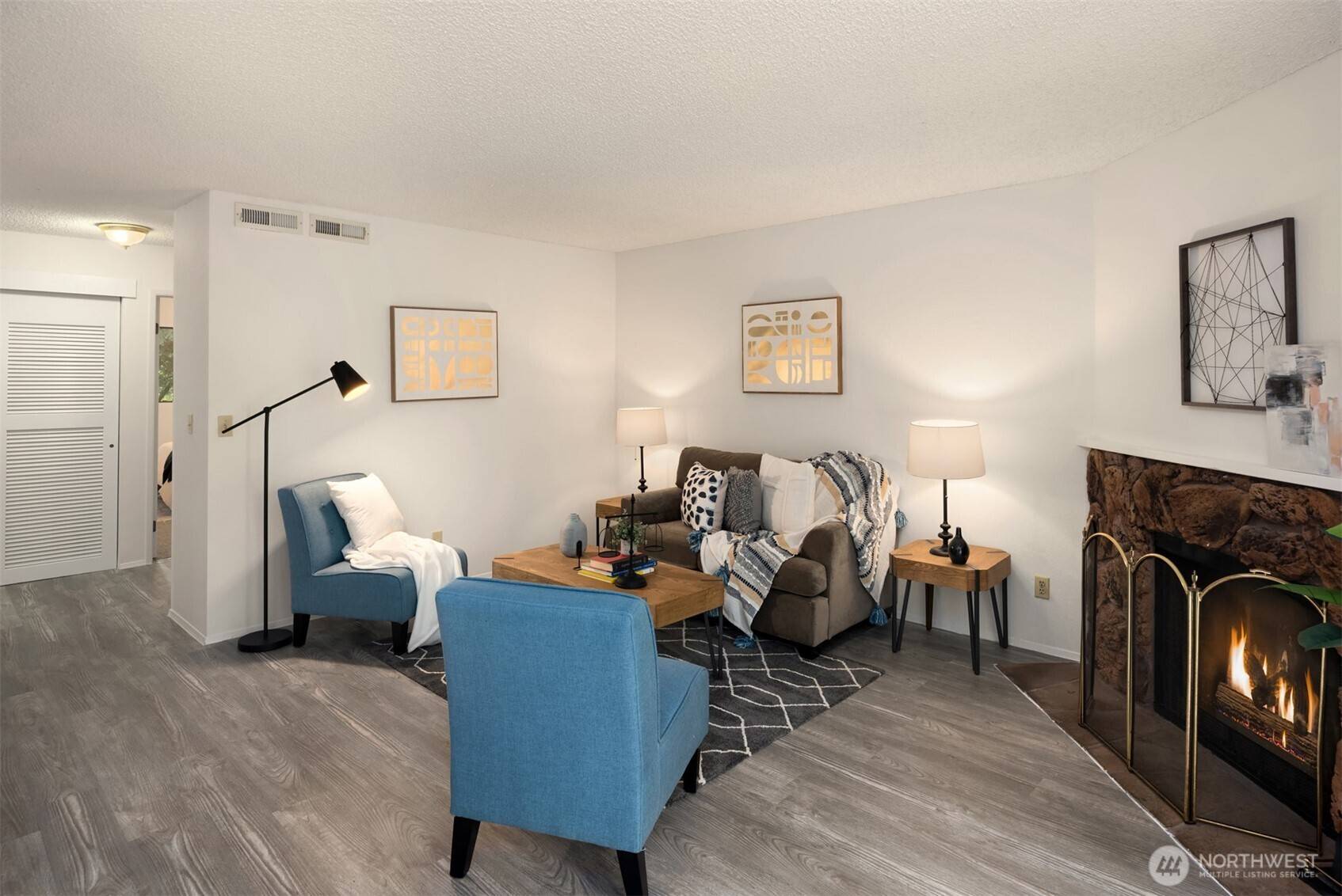 Kirkland, WA 98034,14132 74th PL NE #16D
