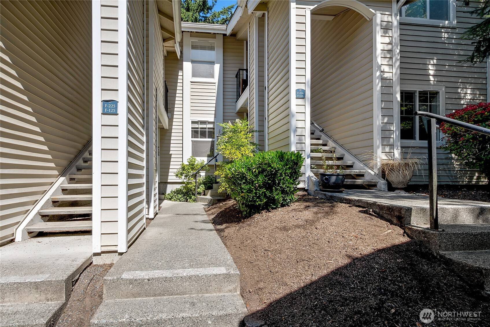 Renton, WA 98056,2300 Jefferson AVE NE #F-126