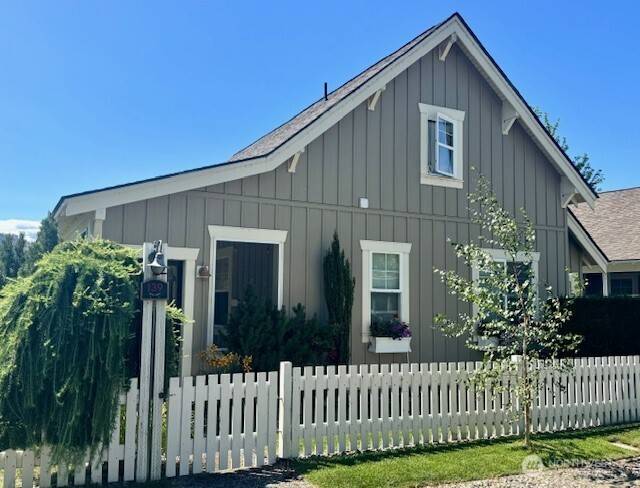 Oroville, WA 98844,139 Malarkey LN
