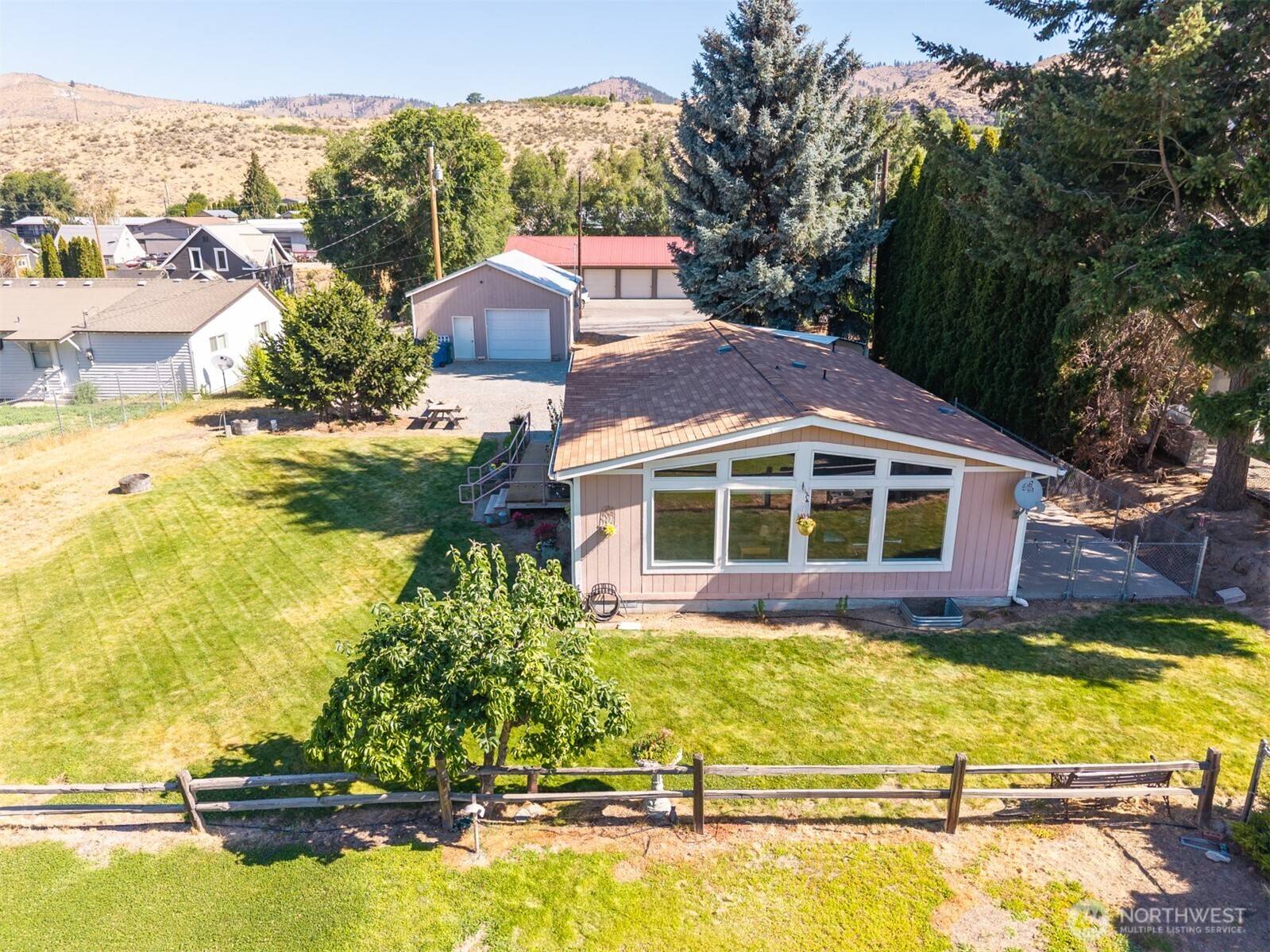 Chelan, WA 98816,804 E Wapato AVE