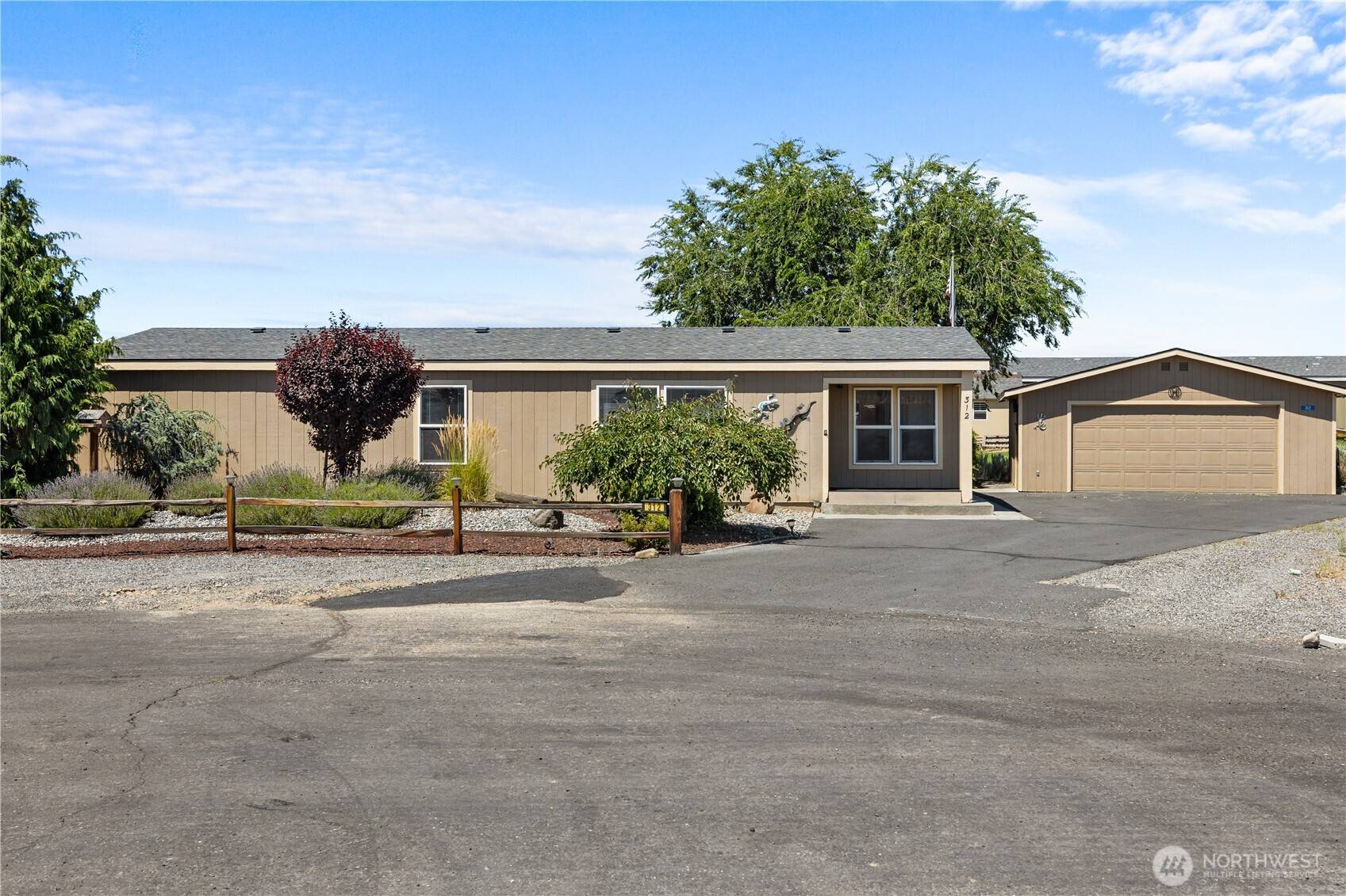 Mattawa, WA 99349,312 W Buttercup LN
