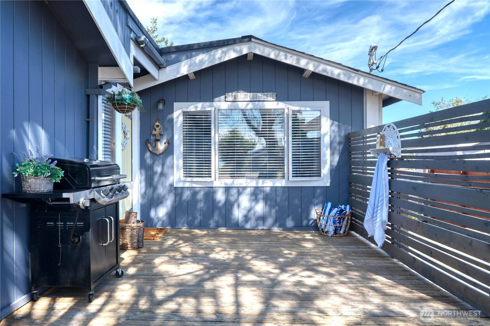 Point Roberts, WA 98281,724 Walters LN