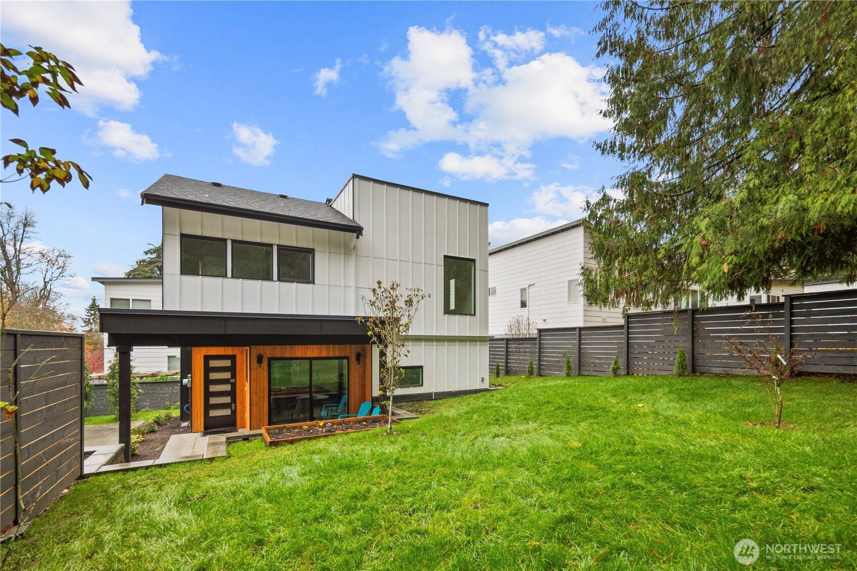 Seattle, WA 98118,9692 51st AVE S