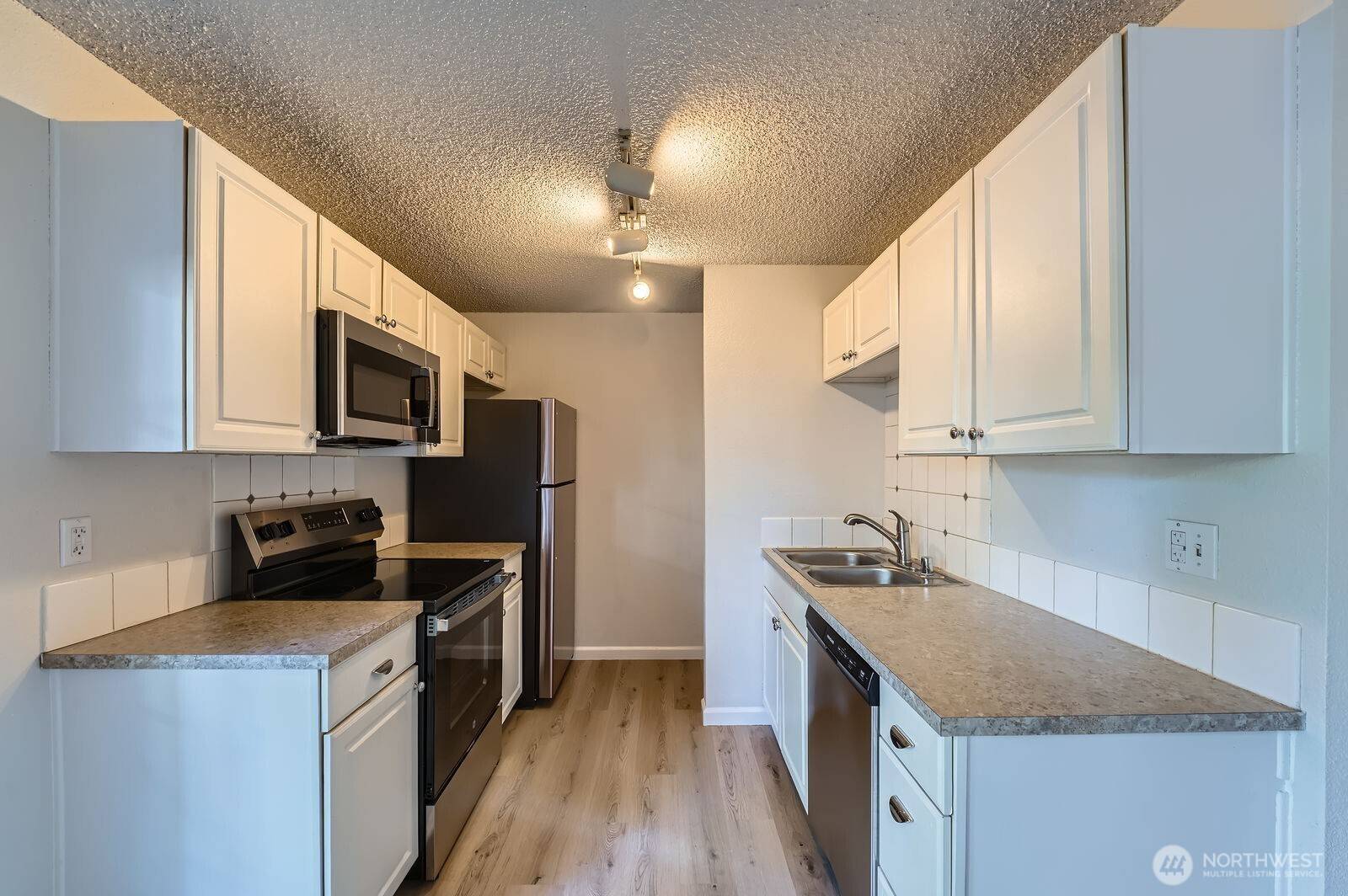 Lakewood, WA 98499,13067 Pacific HWY SW #C