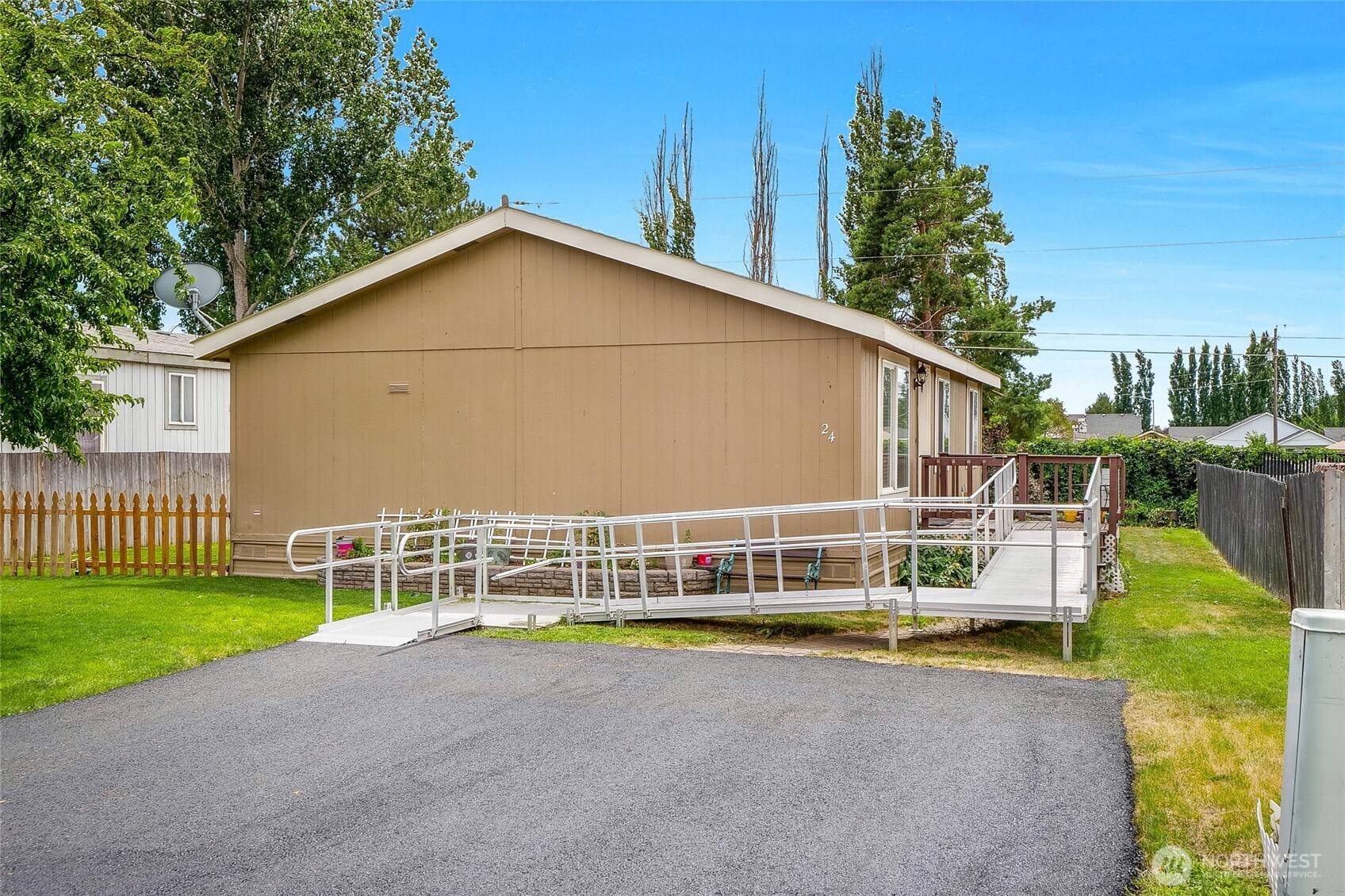Moses Lake, WA 98837,3211 W Wapato DR #24