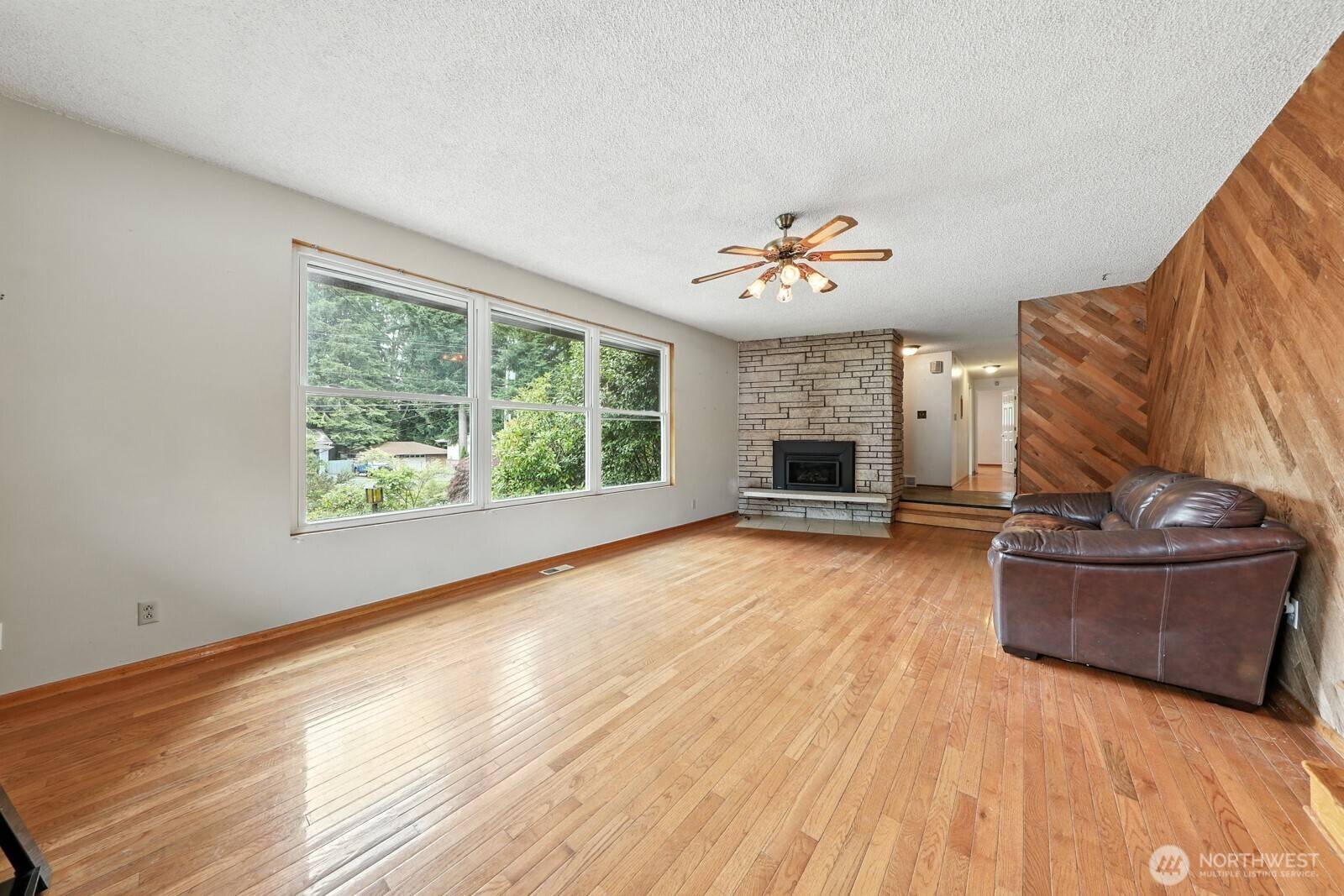 Renton, WA 98059,17562 SE 134th ST