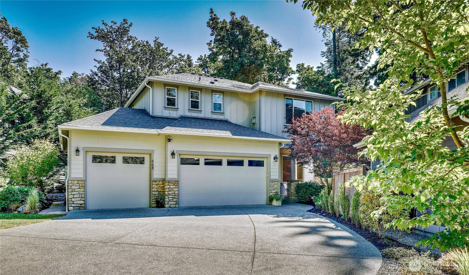 Bainbridge Island, WA 98110,668 Ferryview LN NE