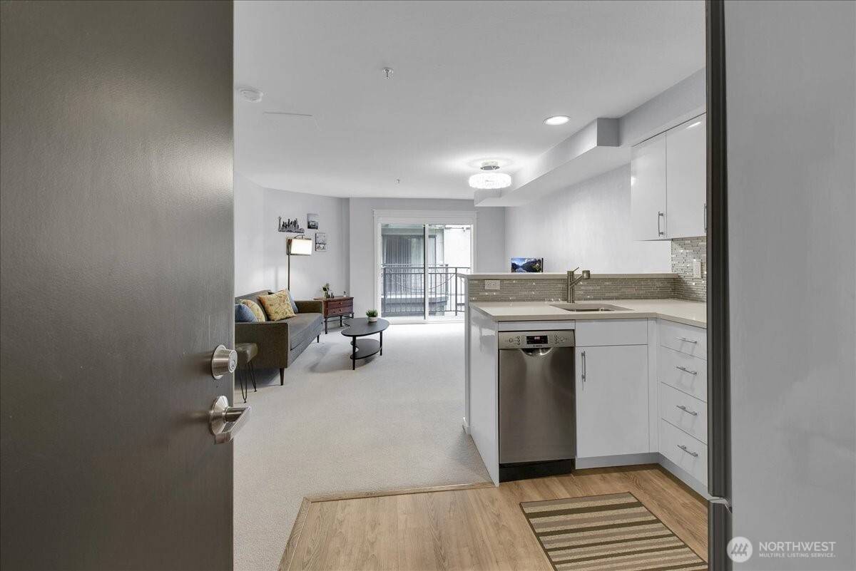 Seattle, WA 98121,425 Vine Street #614