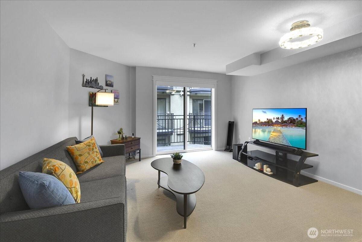 Seattle, WA 98121,425 Vine Street #614