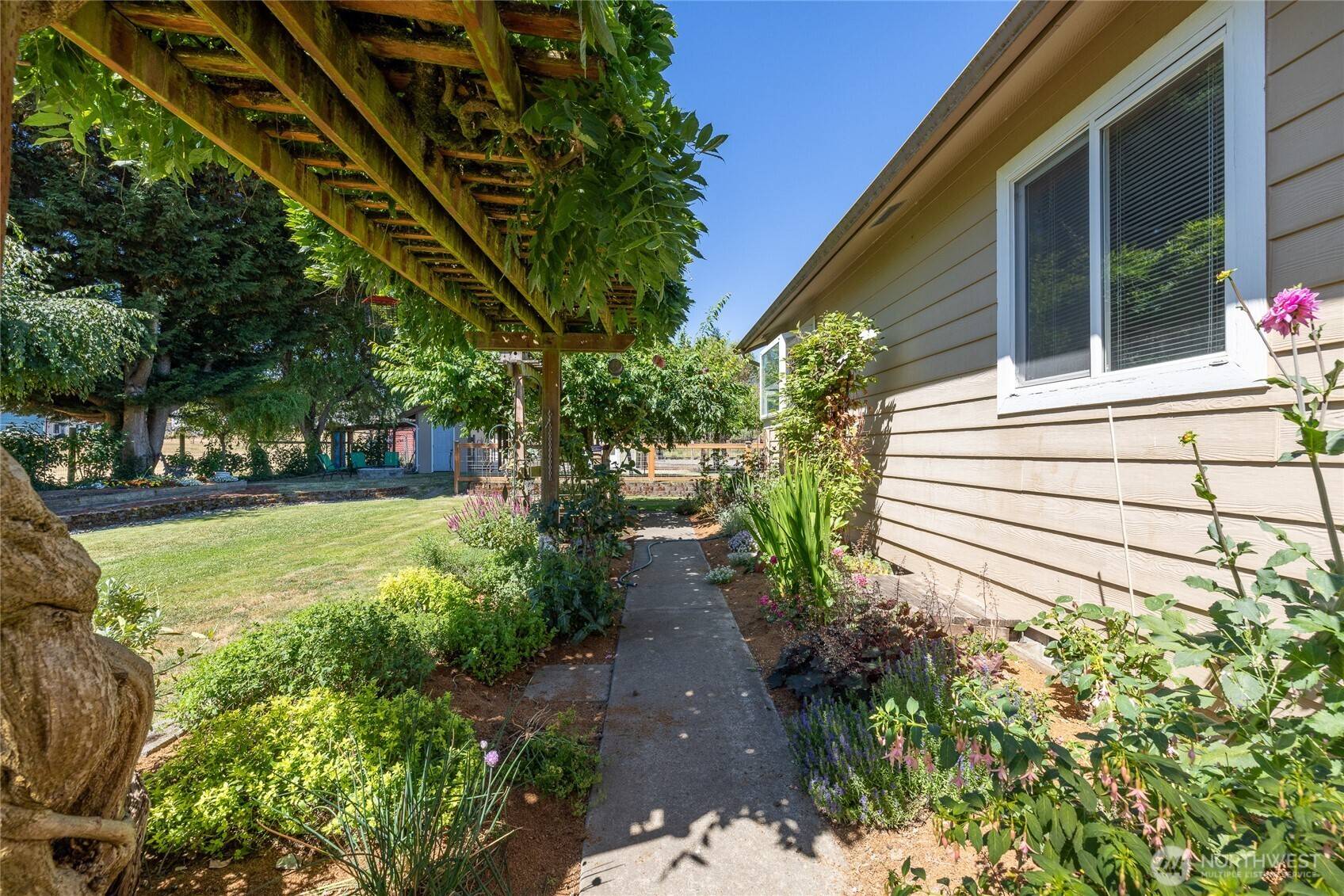 Tacoma, WA 98443,4004 50th Street Ct E