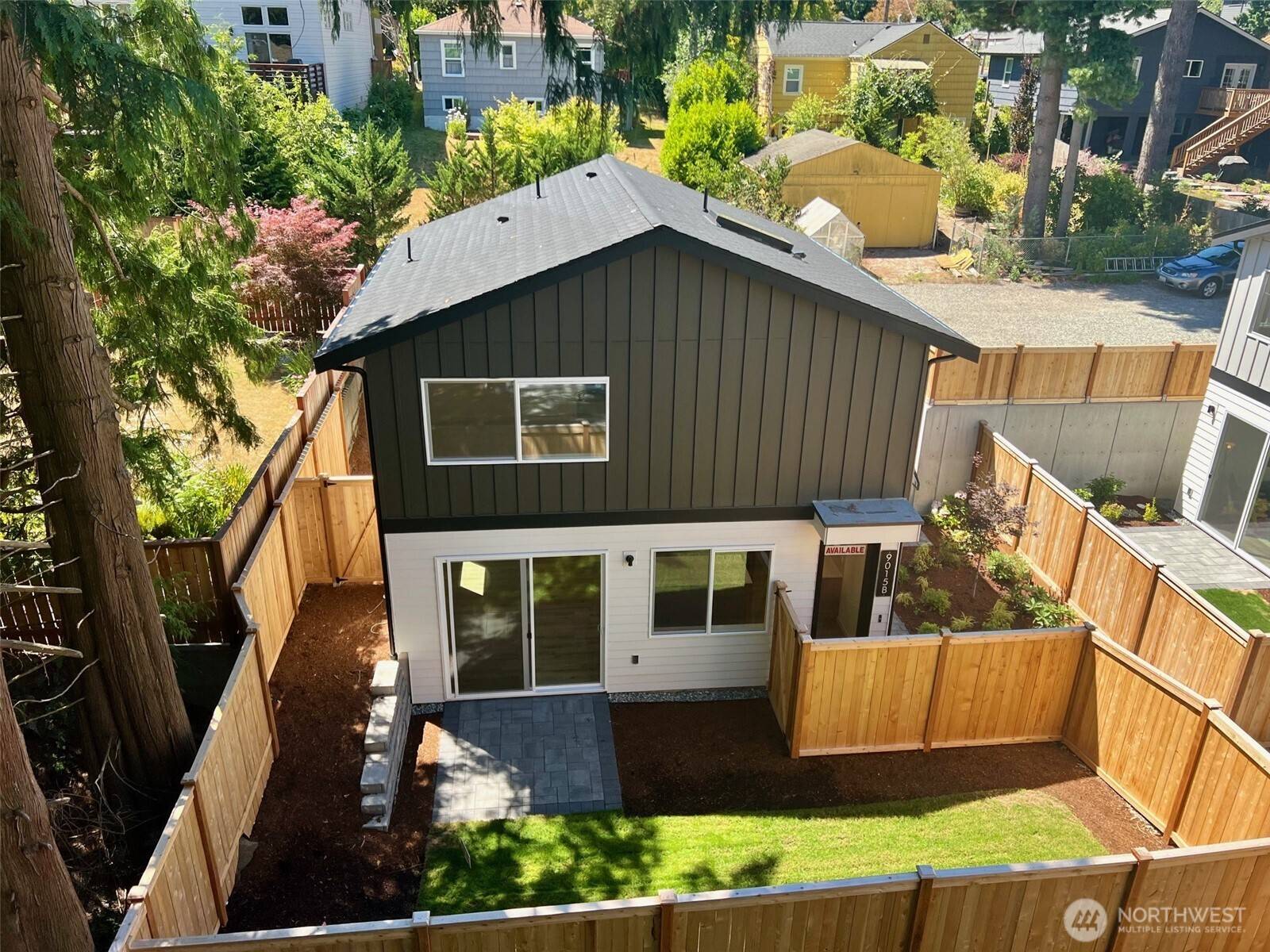 Seattle, WA 98117,9015 Dibble AVE NW #B