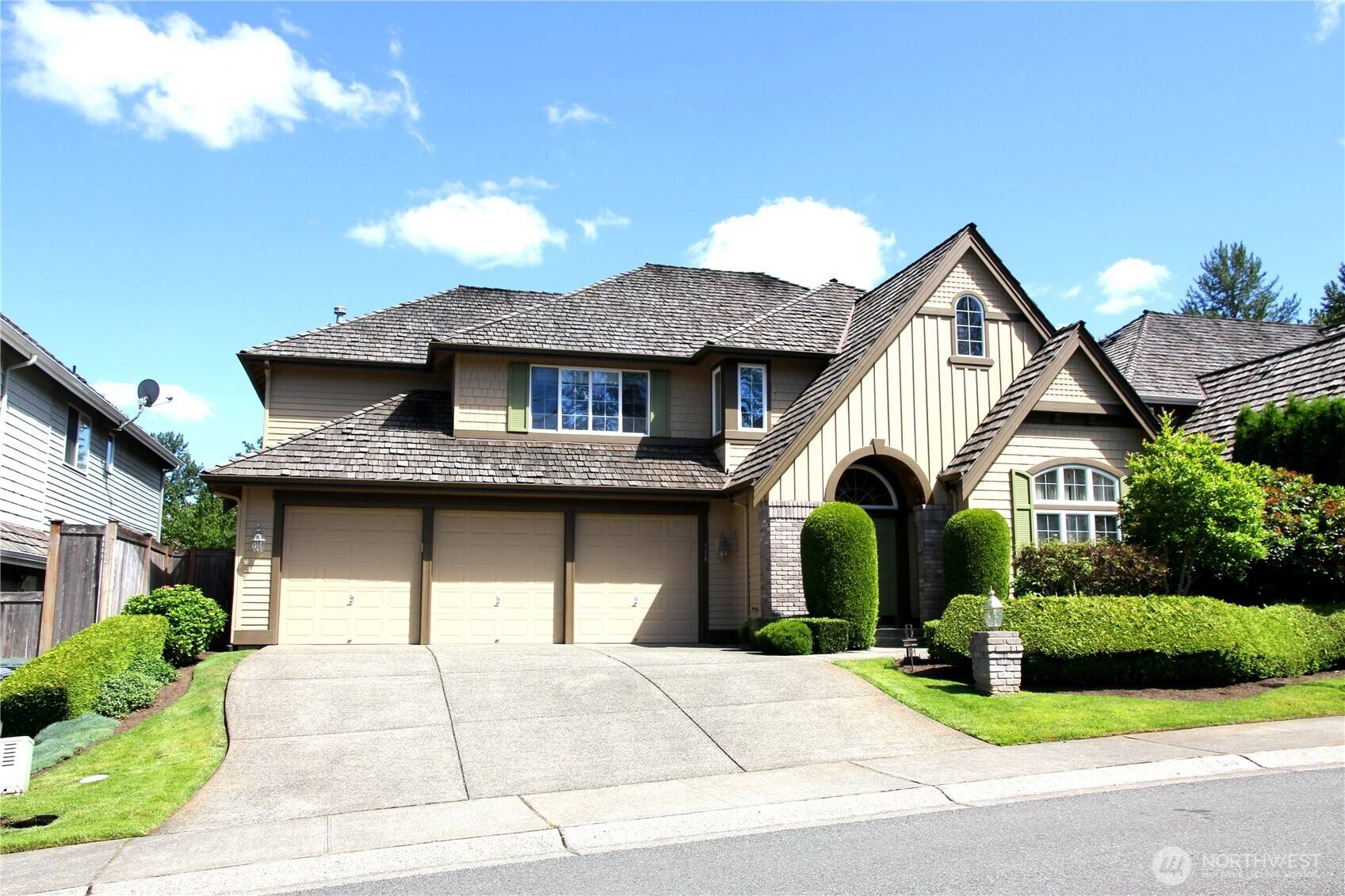 Sammamish, WA 98075,914 270th PL SE