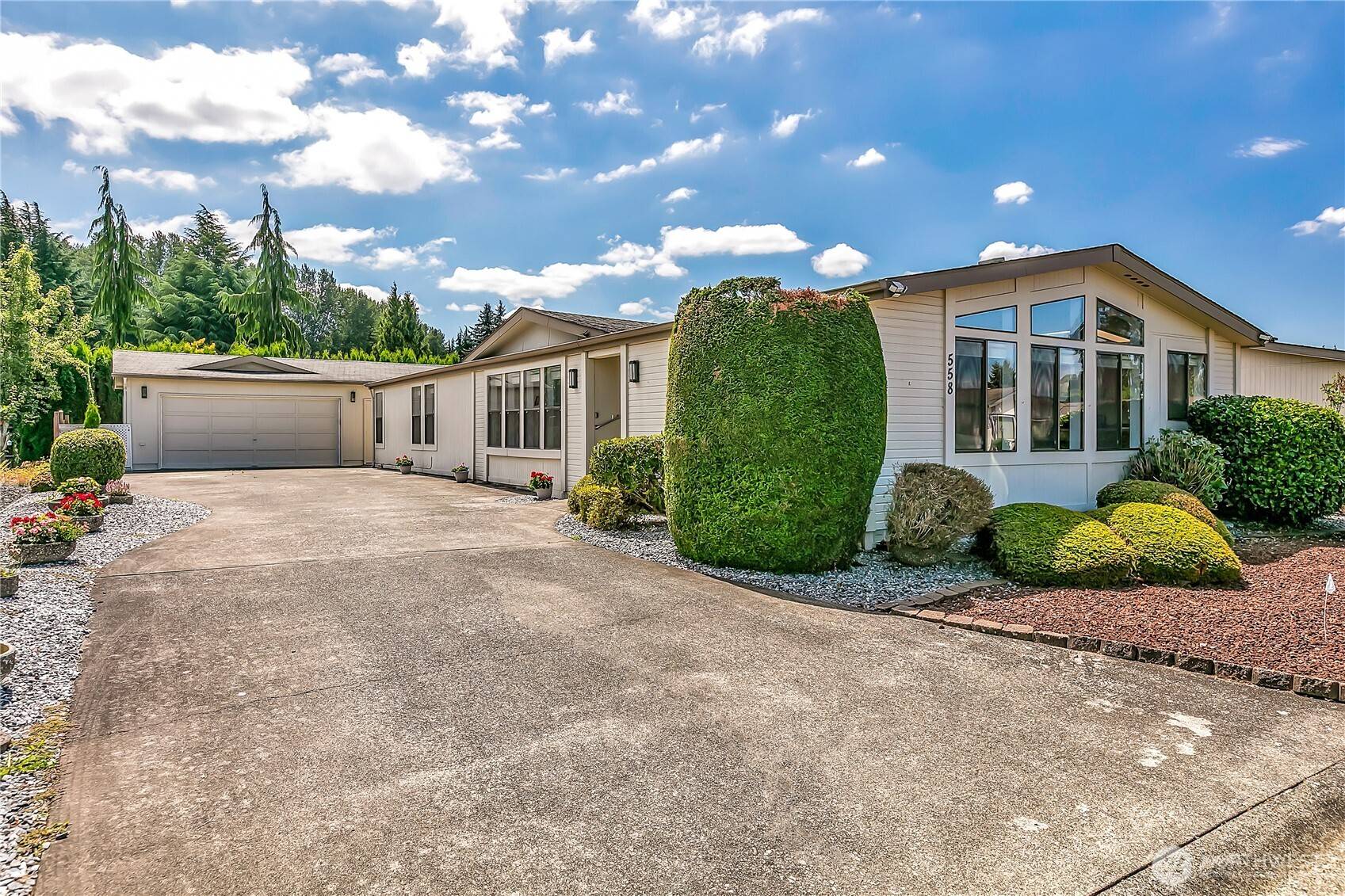 Auburn, WA 98002,1402 22nd ST NE #558