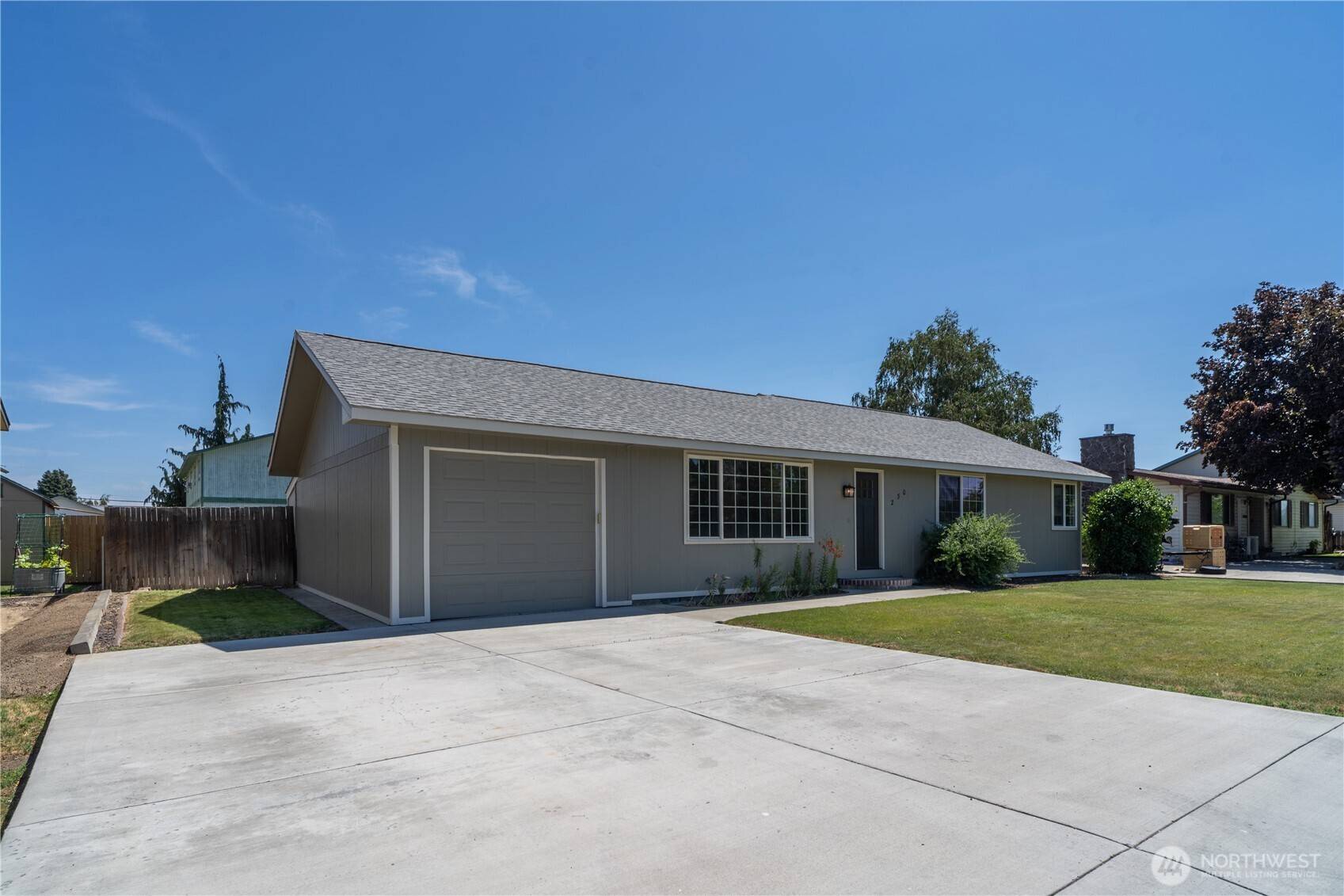 Ephrata, WA 98823,230 D ST NE