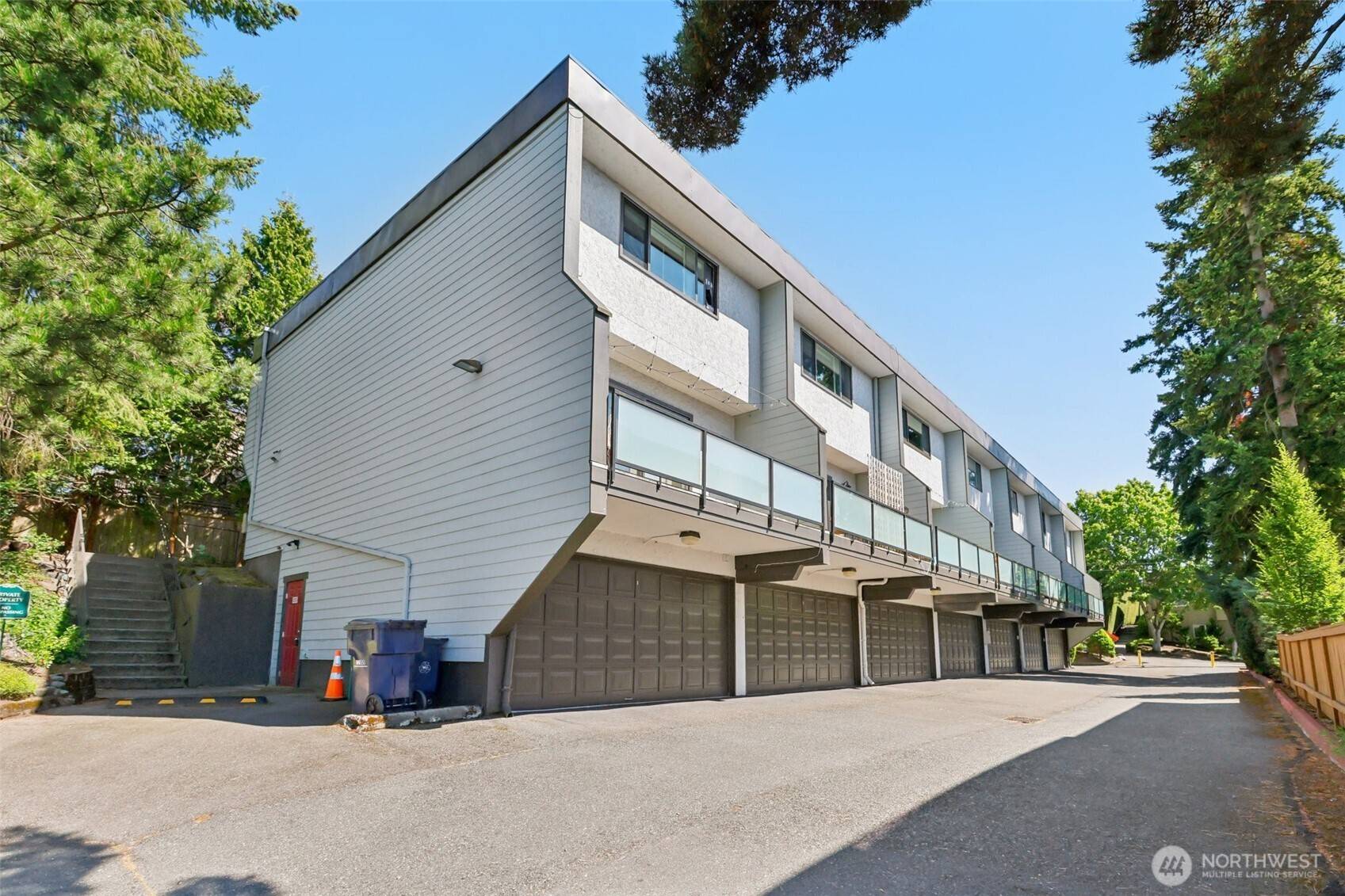 Kirkland, WA 98033,350 4th AVE S #A5