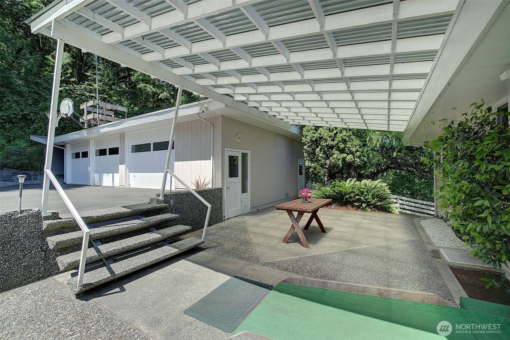 Issaquah, WA 98027,7603 Renton-Issaquah RD SE