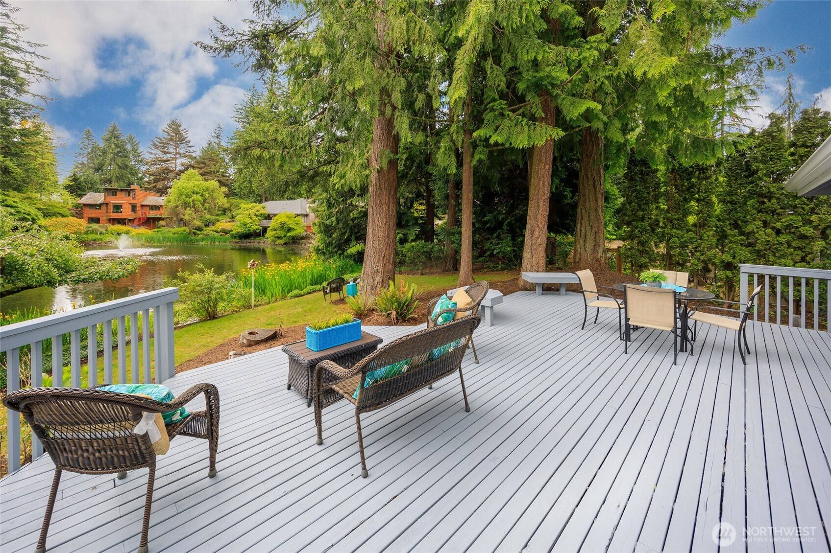 Kirkland, WA 98033,11423 NE 104th ST