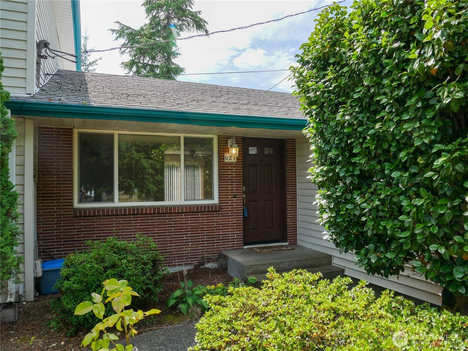 Shoreline, WA 98155,621 NE 155th ST #A