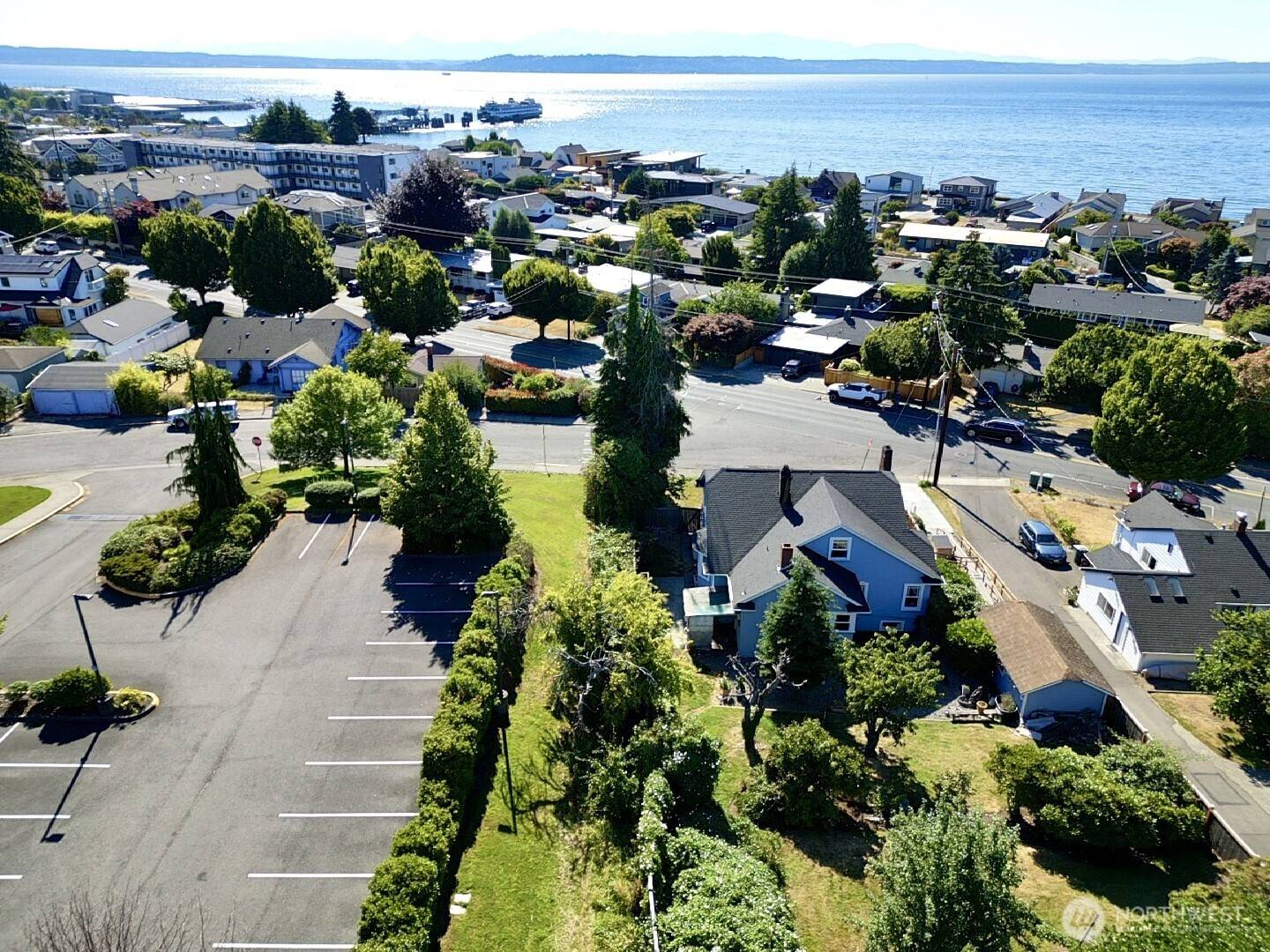 Edmonds, WA 98020,426 4th AVE N