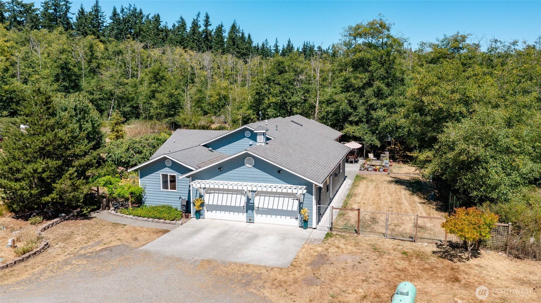 Coupeville, WA 98239,421 Coddington RD