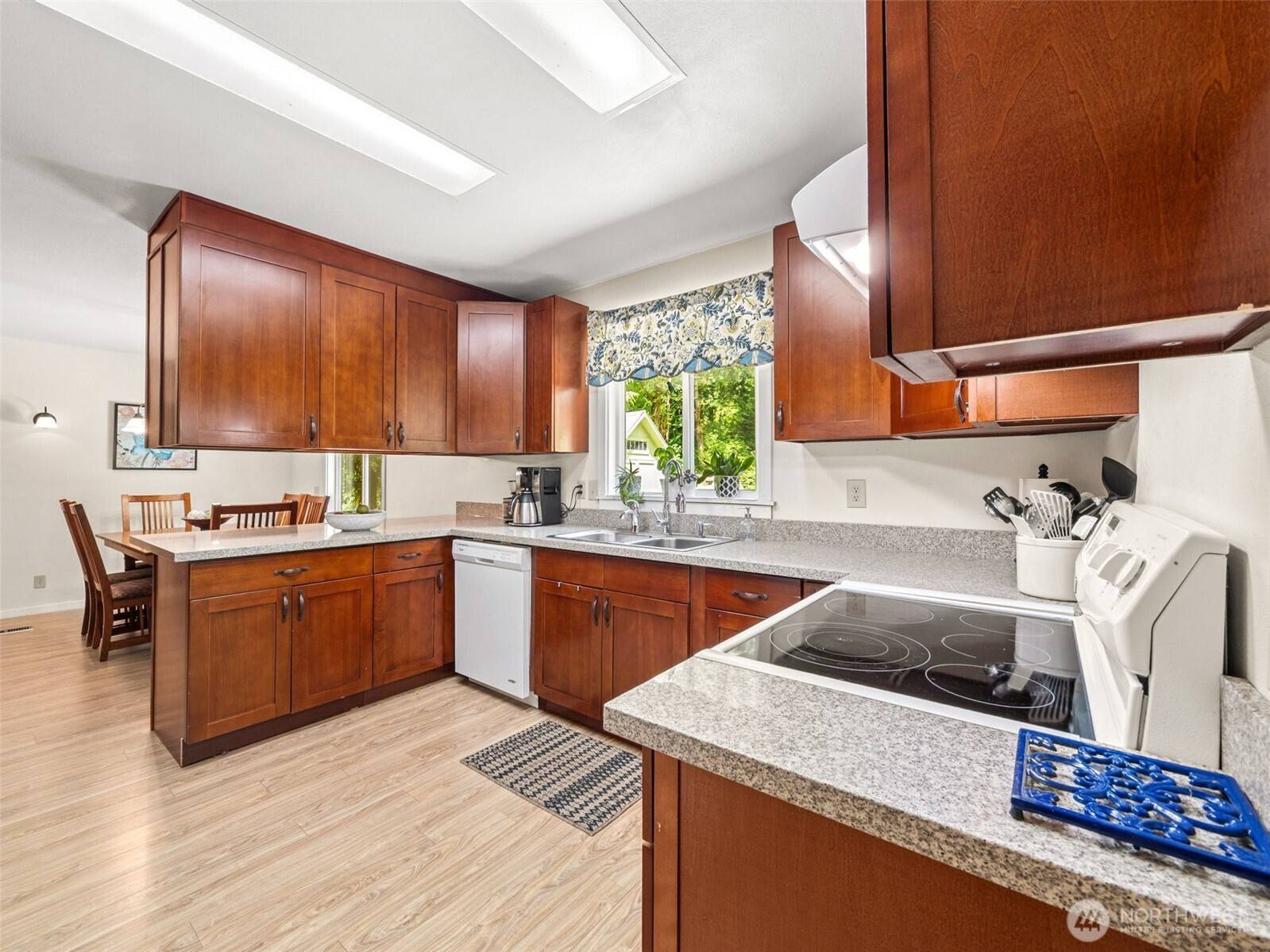 Renton, WA 98059,15350 SE May Valley RD