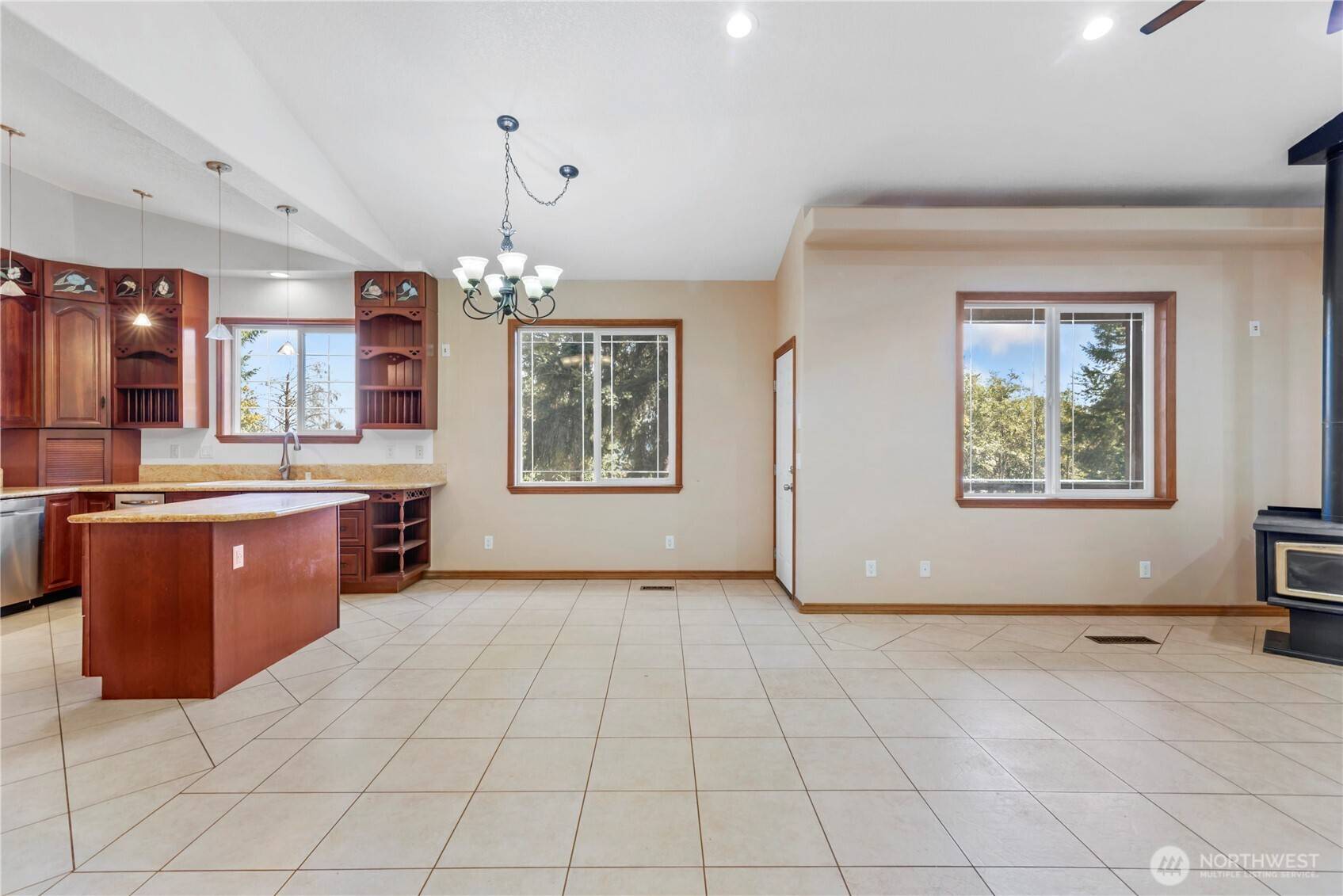 Woodland, WA 98674,498 BRYANT HILL RD