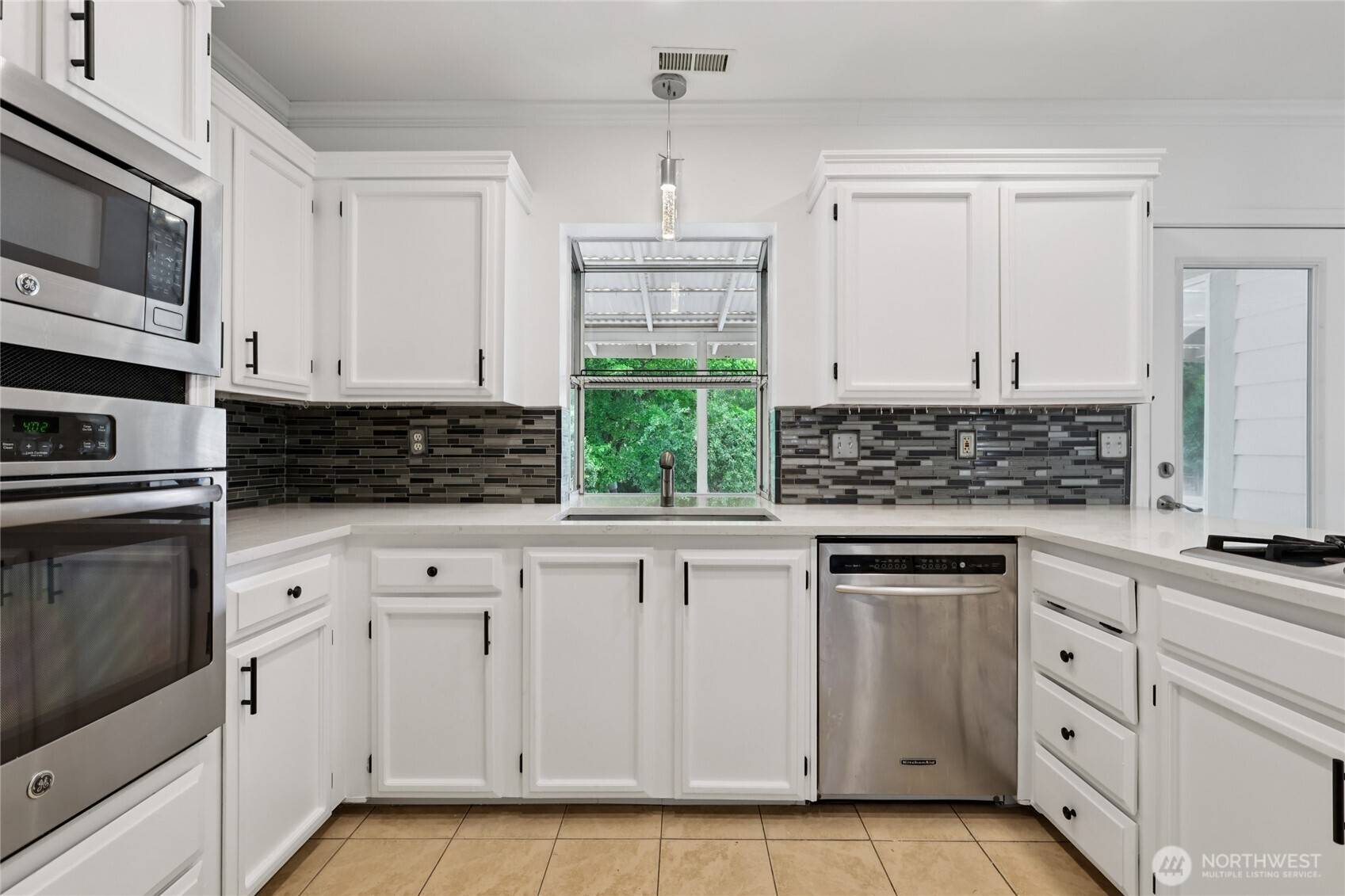 Fircrest, WA 98466,1302 Farallone AVE