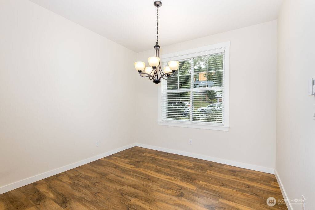 Newcastle, WA 98056,7501 129th PL SE #G101