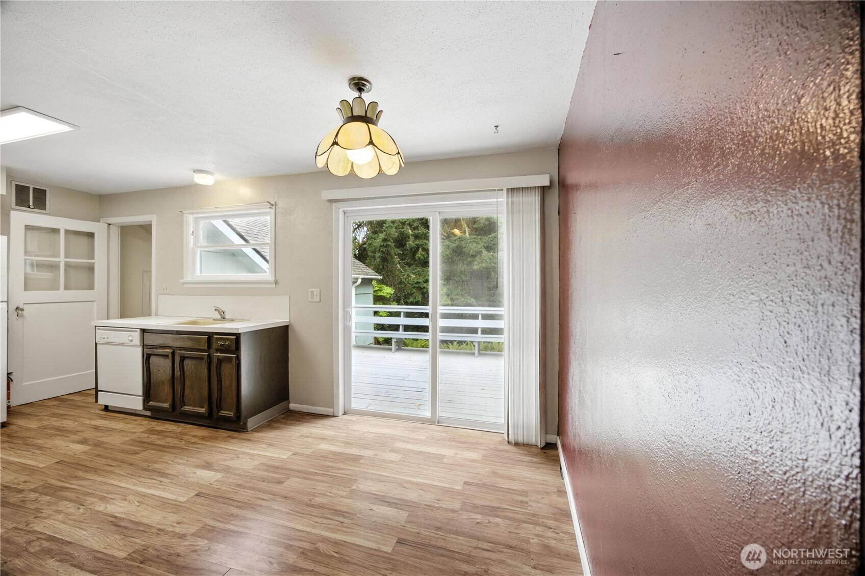 Cathlamet, WA 98612,306 E SR 4