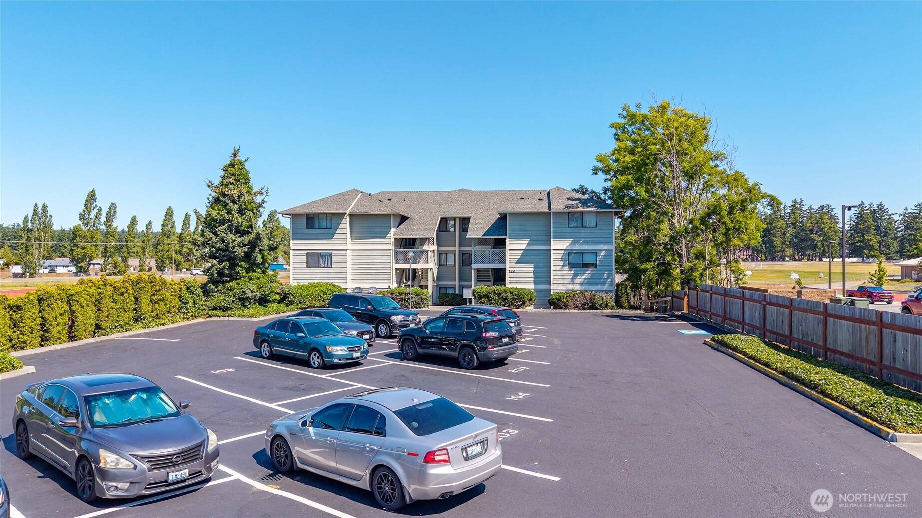 Oak Harbor, WA 98277,726 E Whidbey AVE
