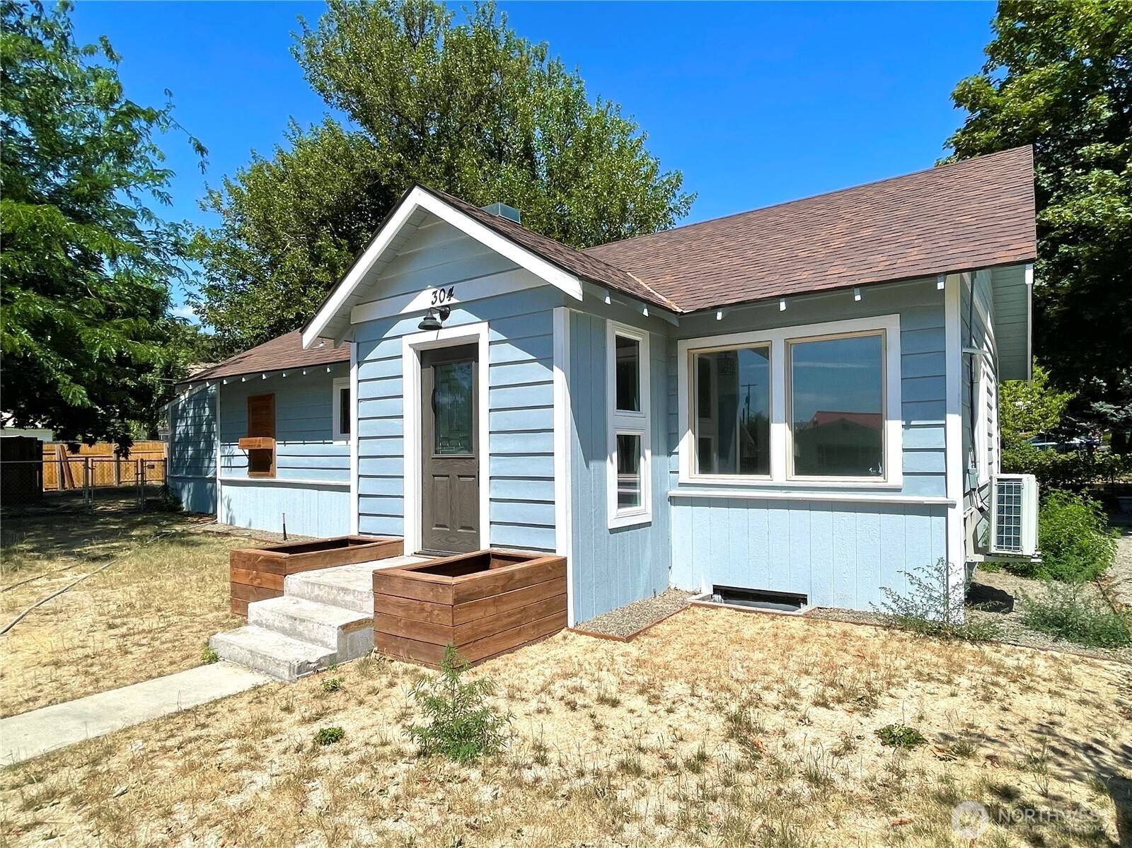 Omak, WA 98841,304 Apple AVE W