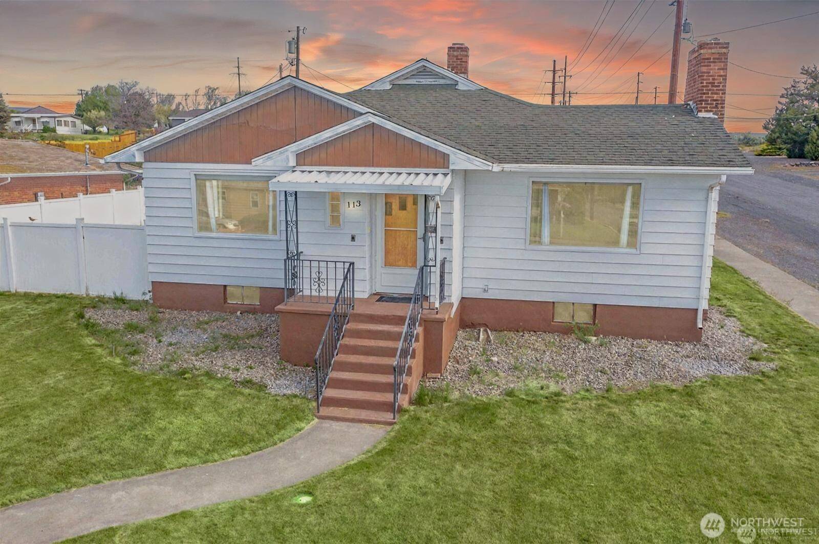 Lind, WA 99341,113 E 6th St