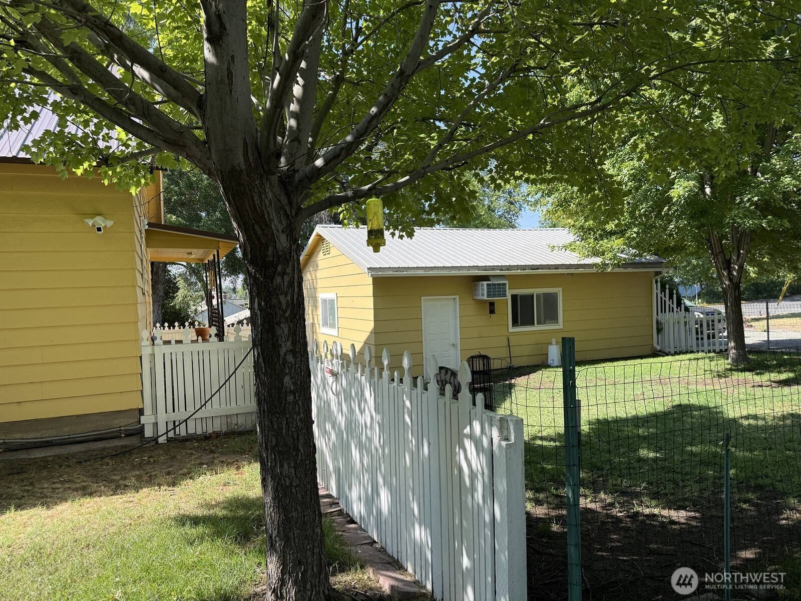 Omak, WA 98841,18 Cherry AVE W