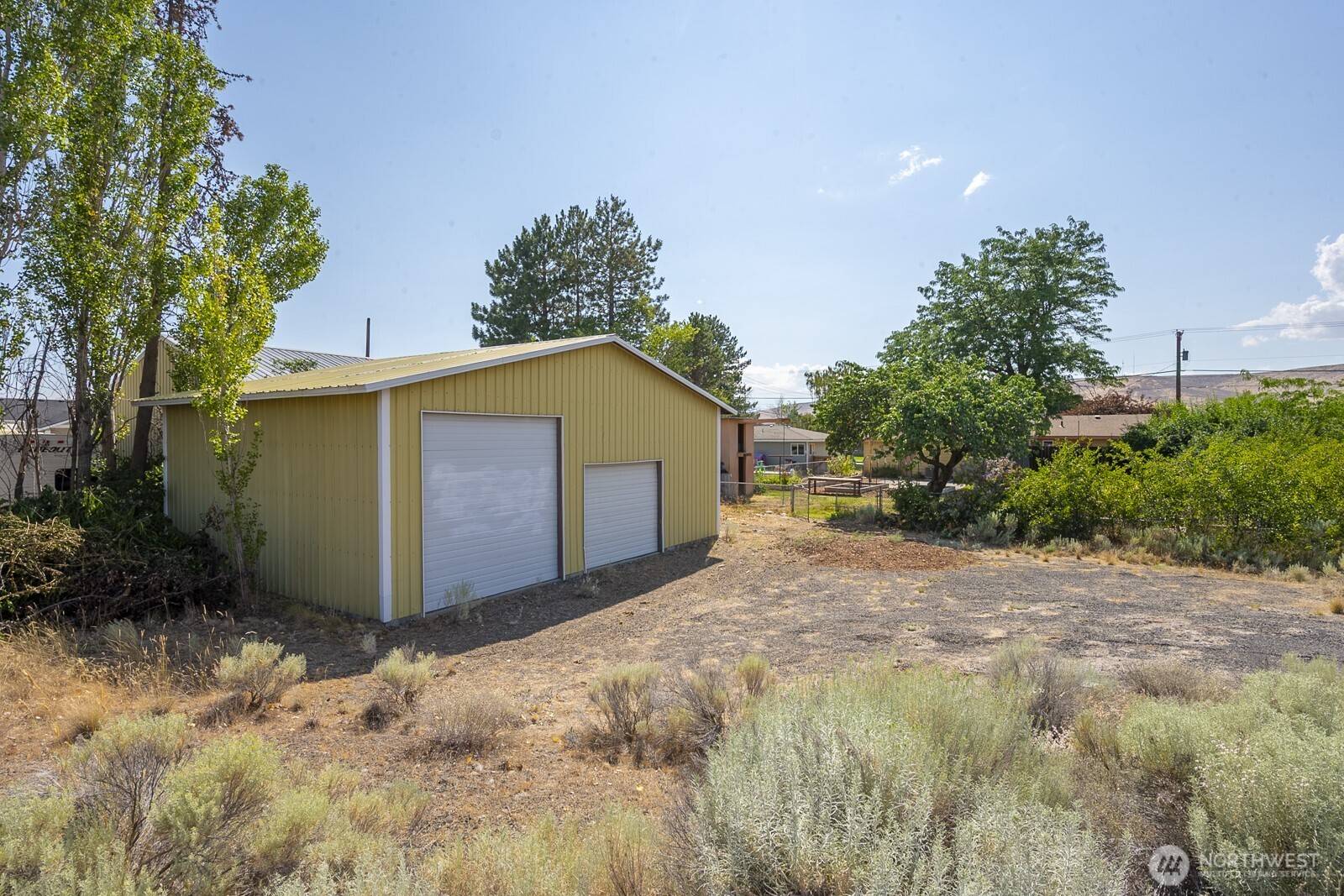 Ephrata, WA 98823,272 D ST SE