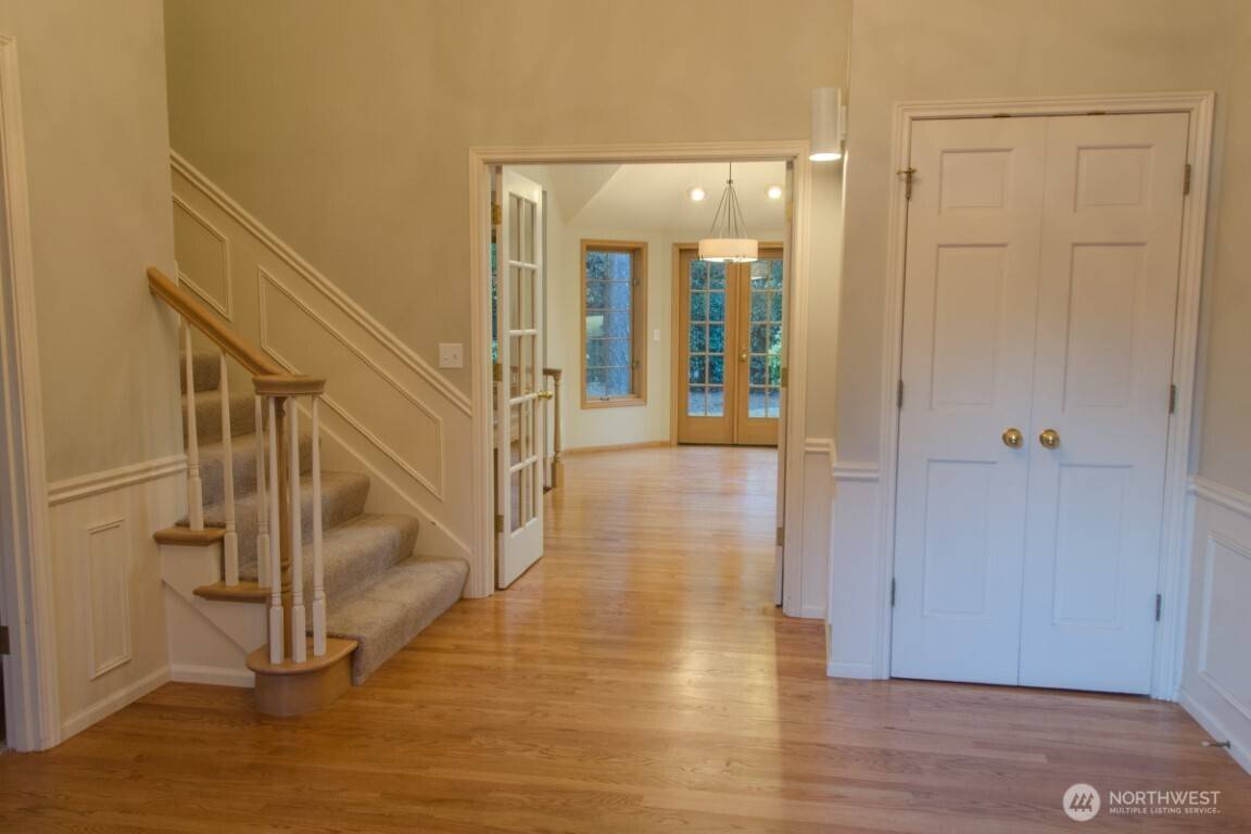 Mercer Island, WA 98040,8816 SE 77th PL