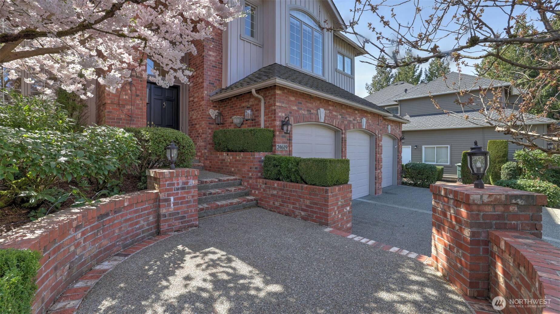 Sammamish, WA 98074,24619 SE 2nd PL