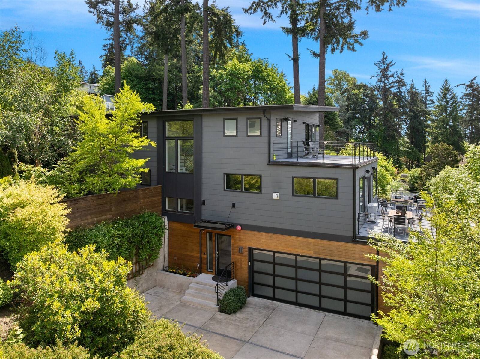 Mercer Island, WA 98040,6829 SE 32nd ST