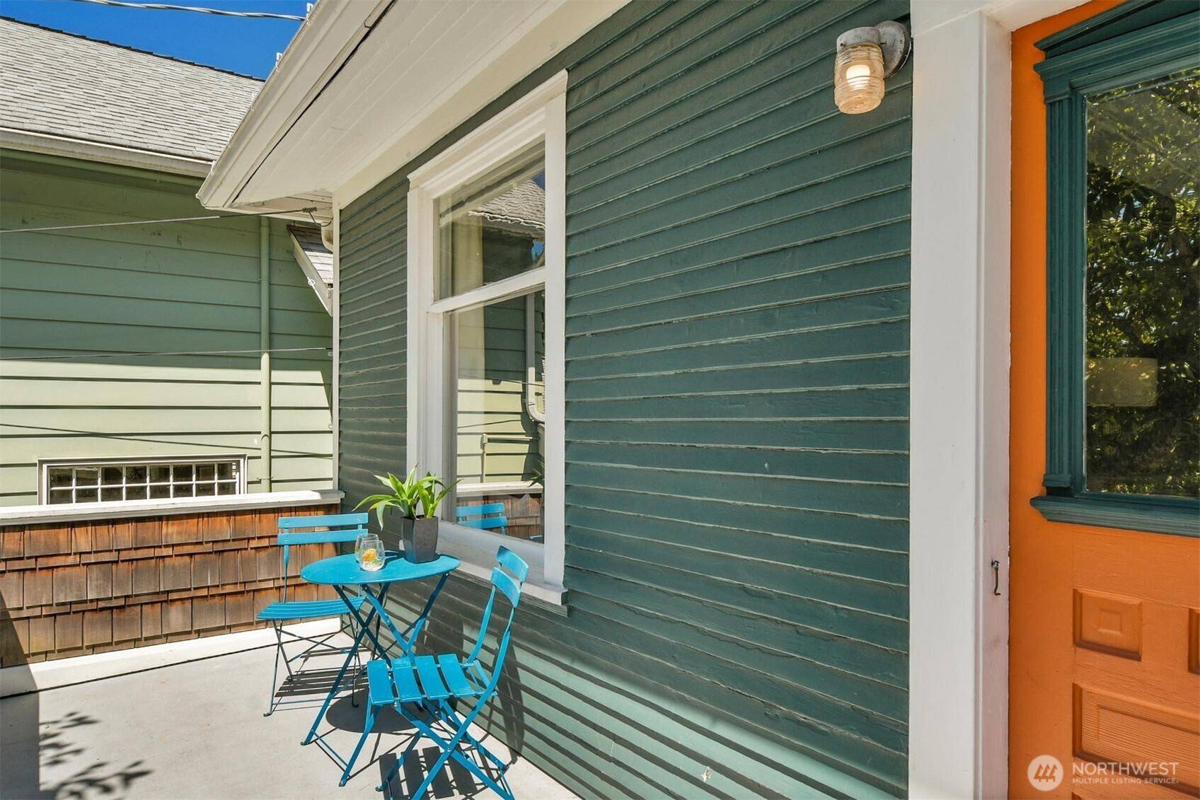 Seattle, WA 98119,1904 9th AVE W