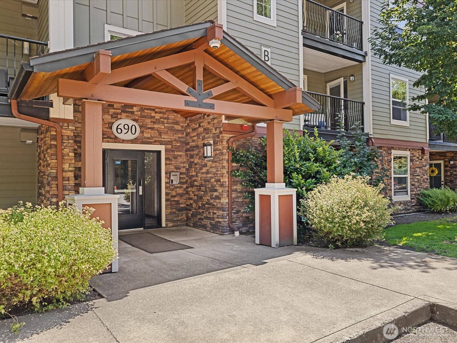 Bellingham, WA 98225,690 32nd ST #B205