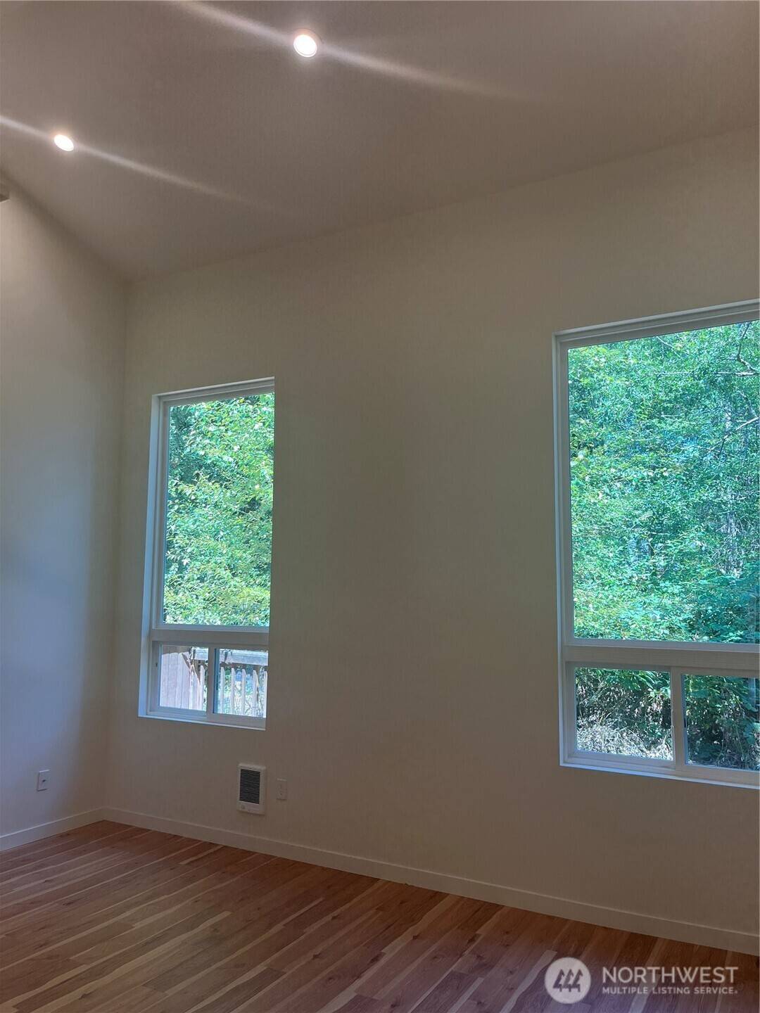 Bothell, WA 98012,411 170th PL SW #2